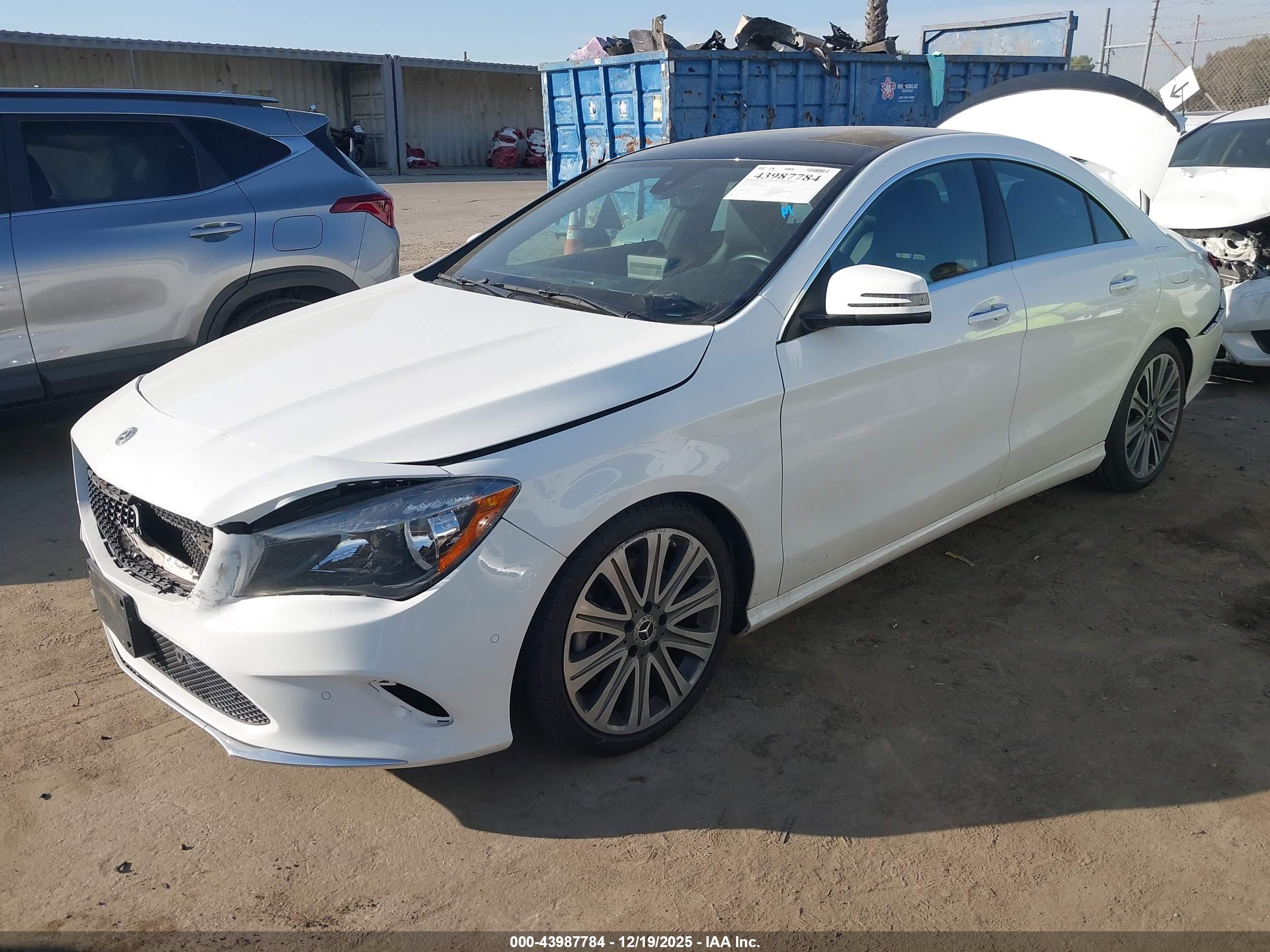 MERCEDES-BENZ CLA image 2