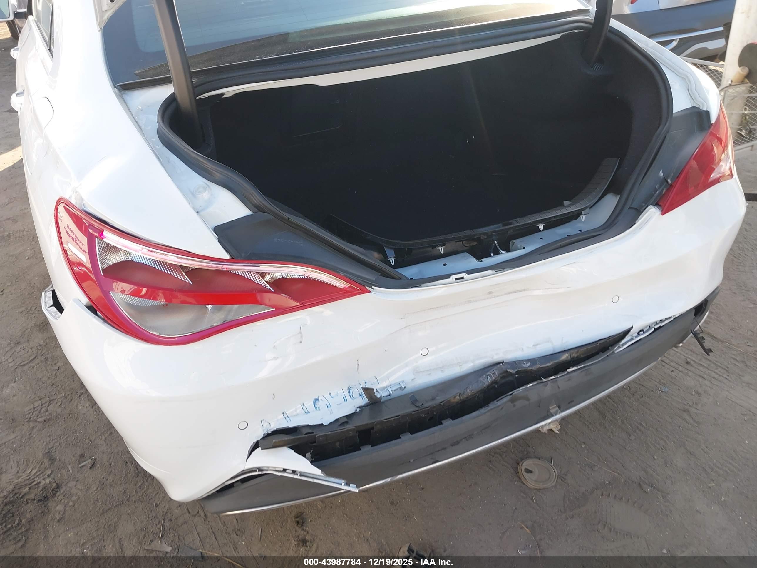 MERCEDES-BENZ CLA image 6