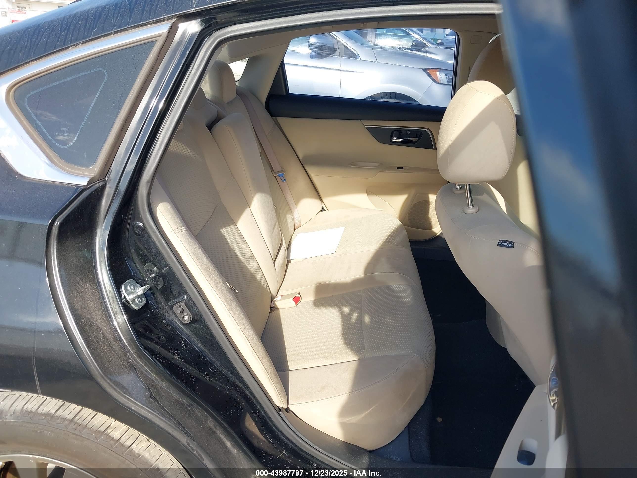 NISSAN ALTIMA image 8