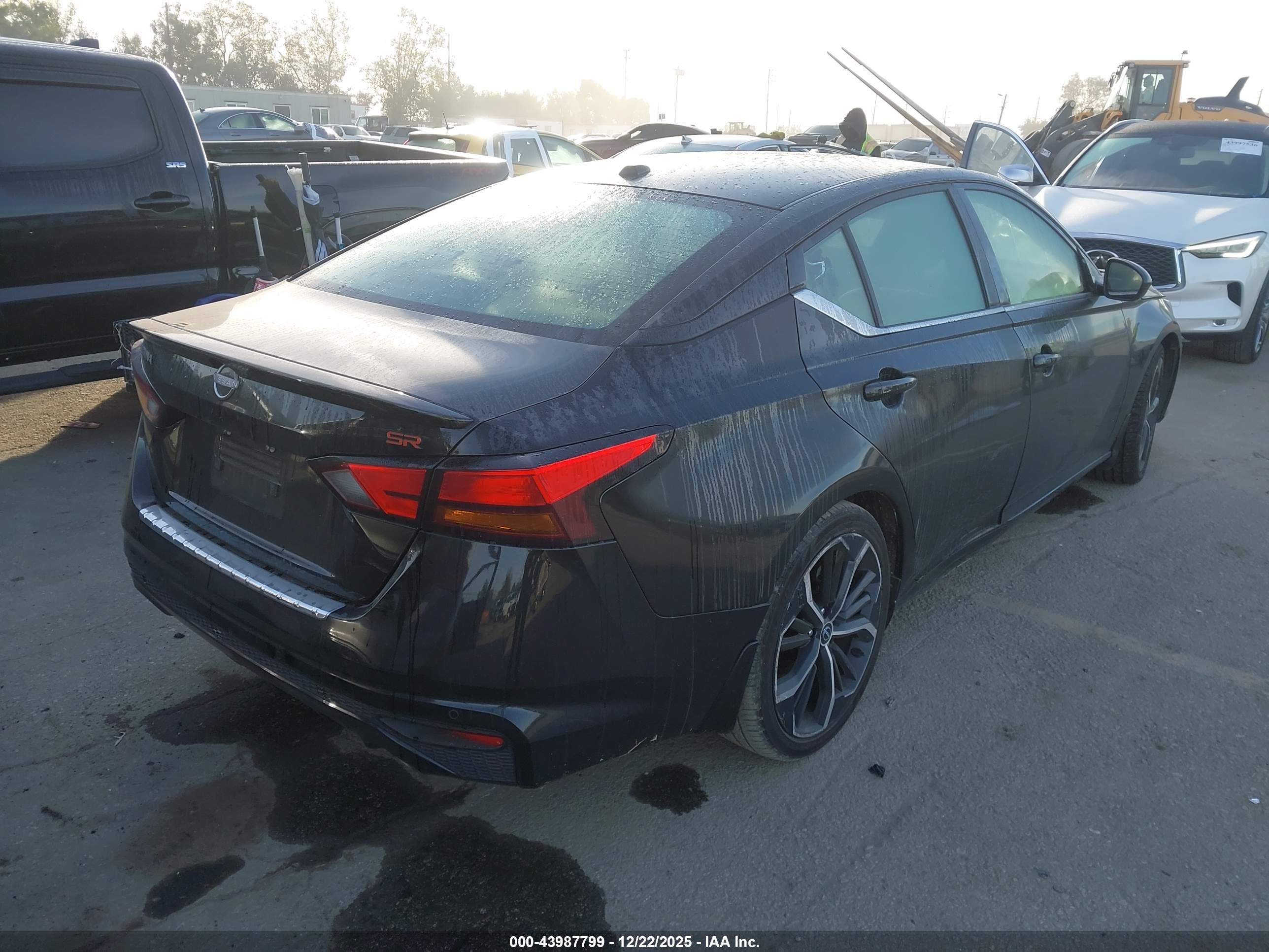 NISSAN ALTIMA image 4