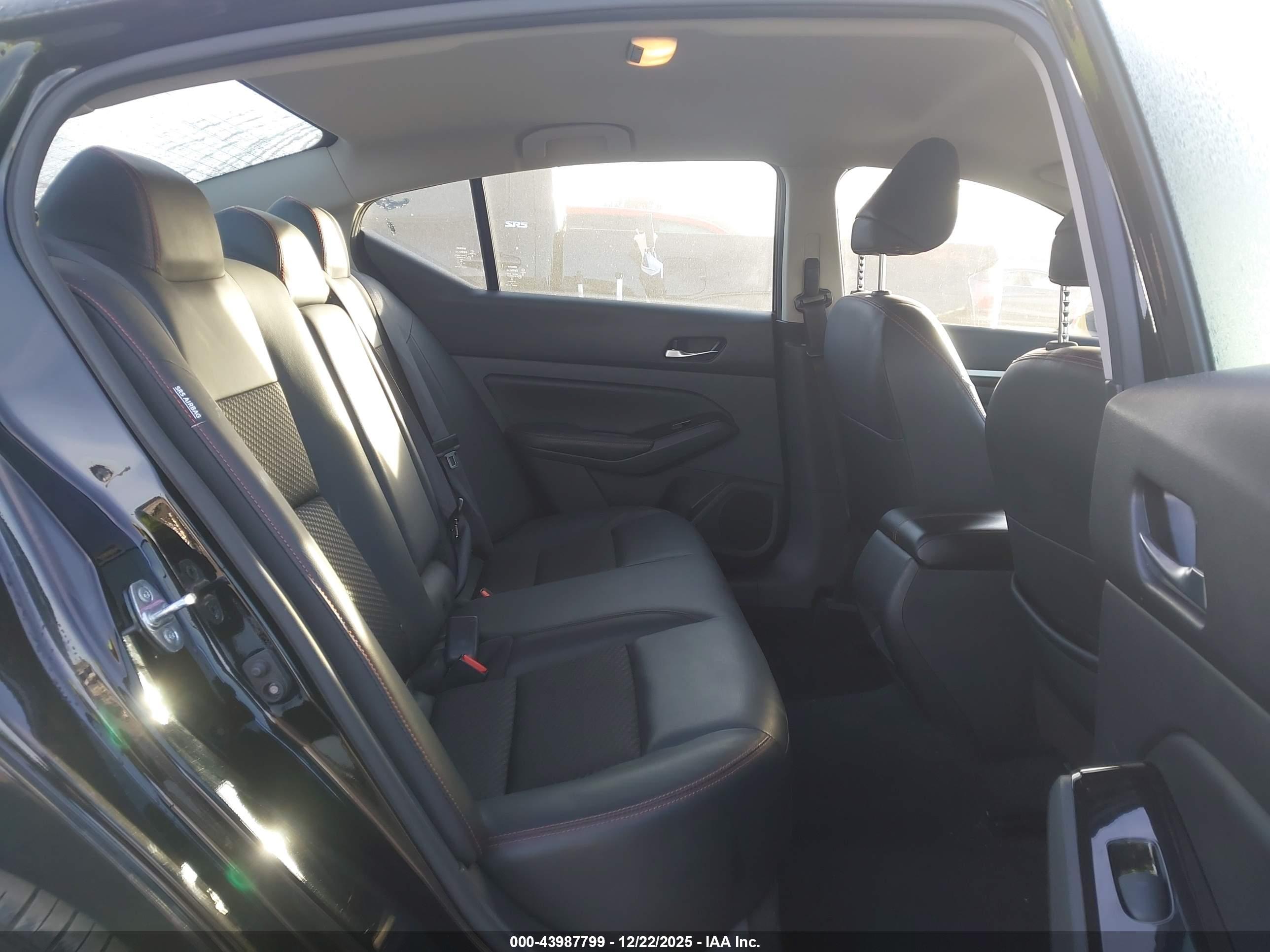 NISSAN ALTIMA image 8