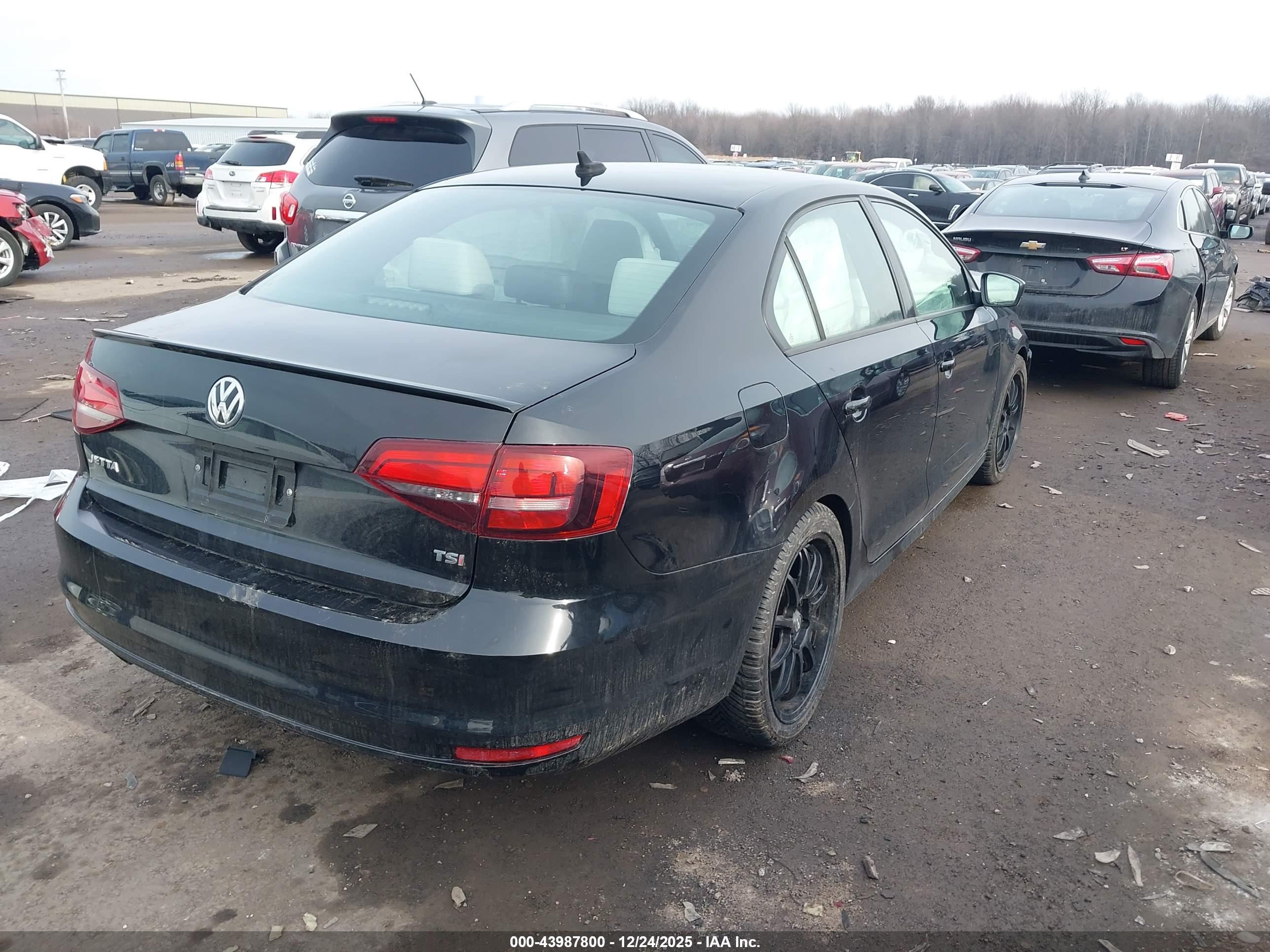 VOLKSWAGEN JETTA image 4