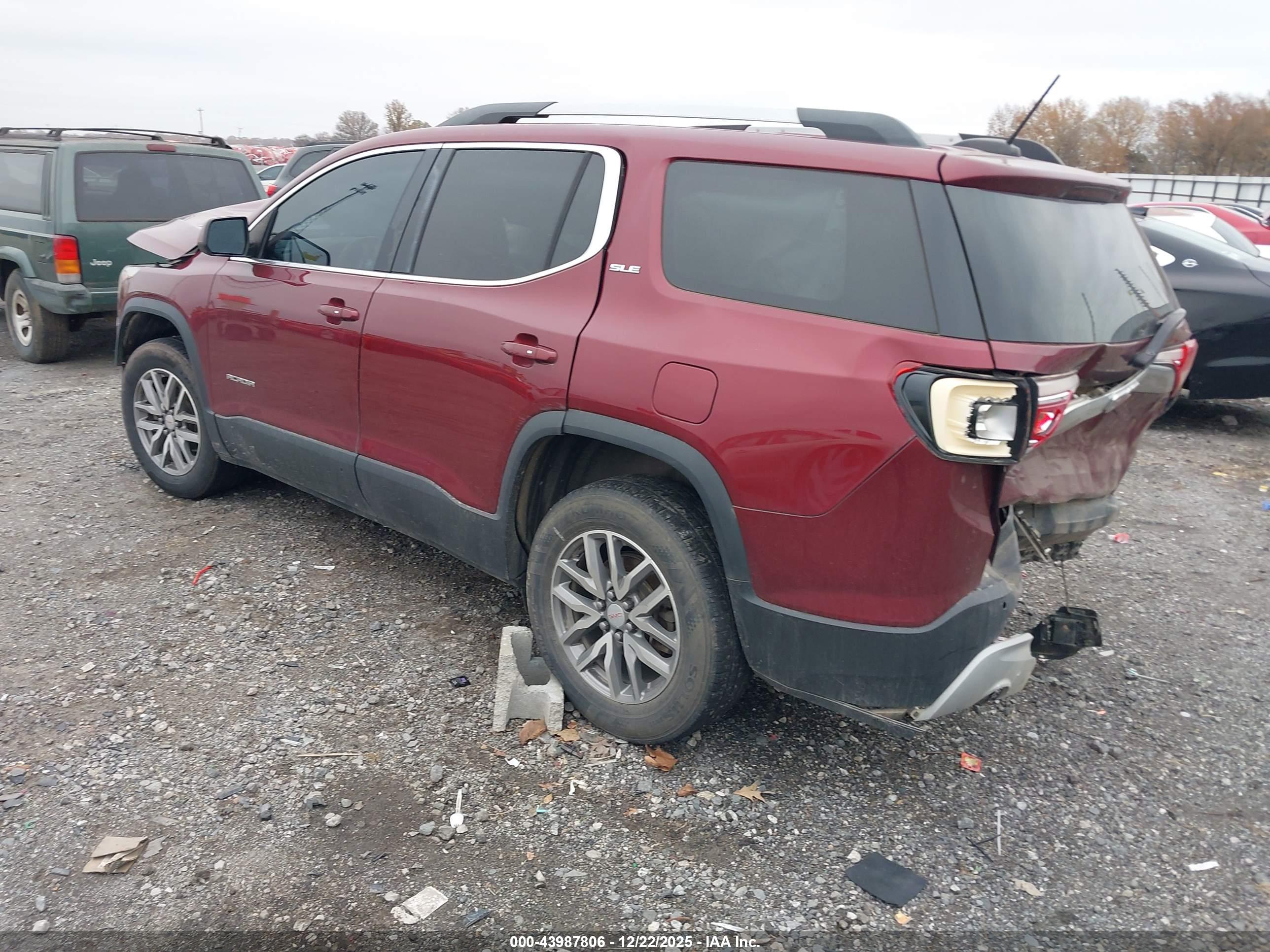 GMC ACADIA image 3