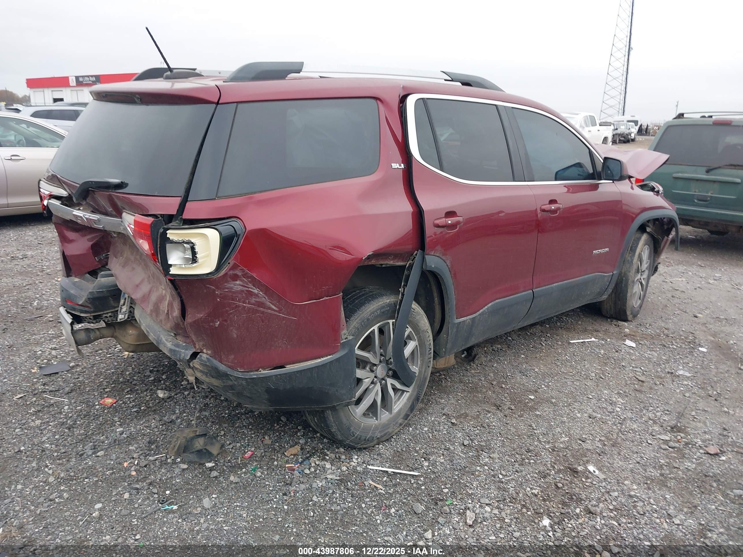 GMC ACADIA image 4