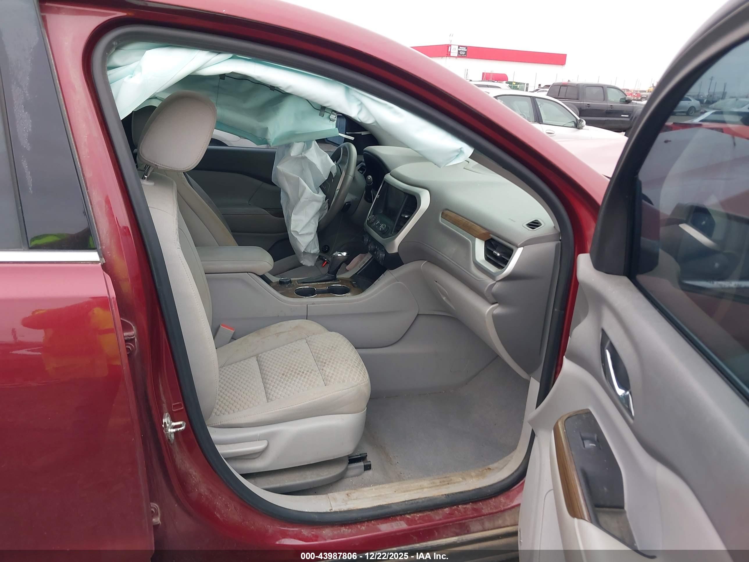GMC ACADIA image 5