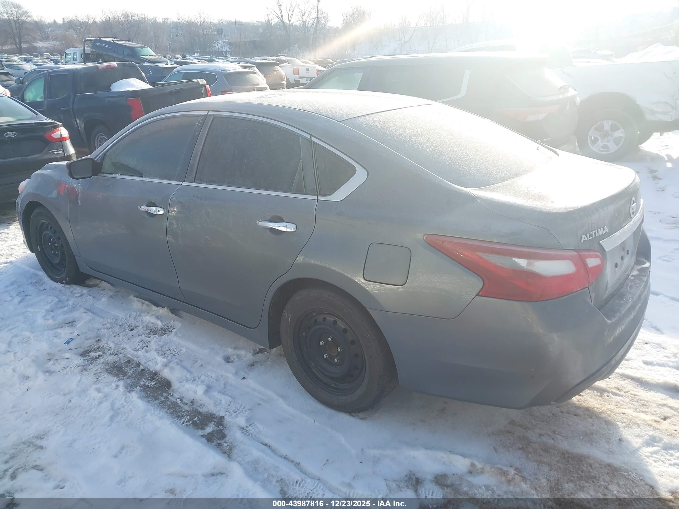 NISSAN ALTIMA image 3