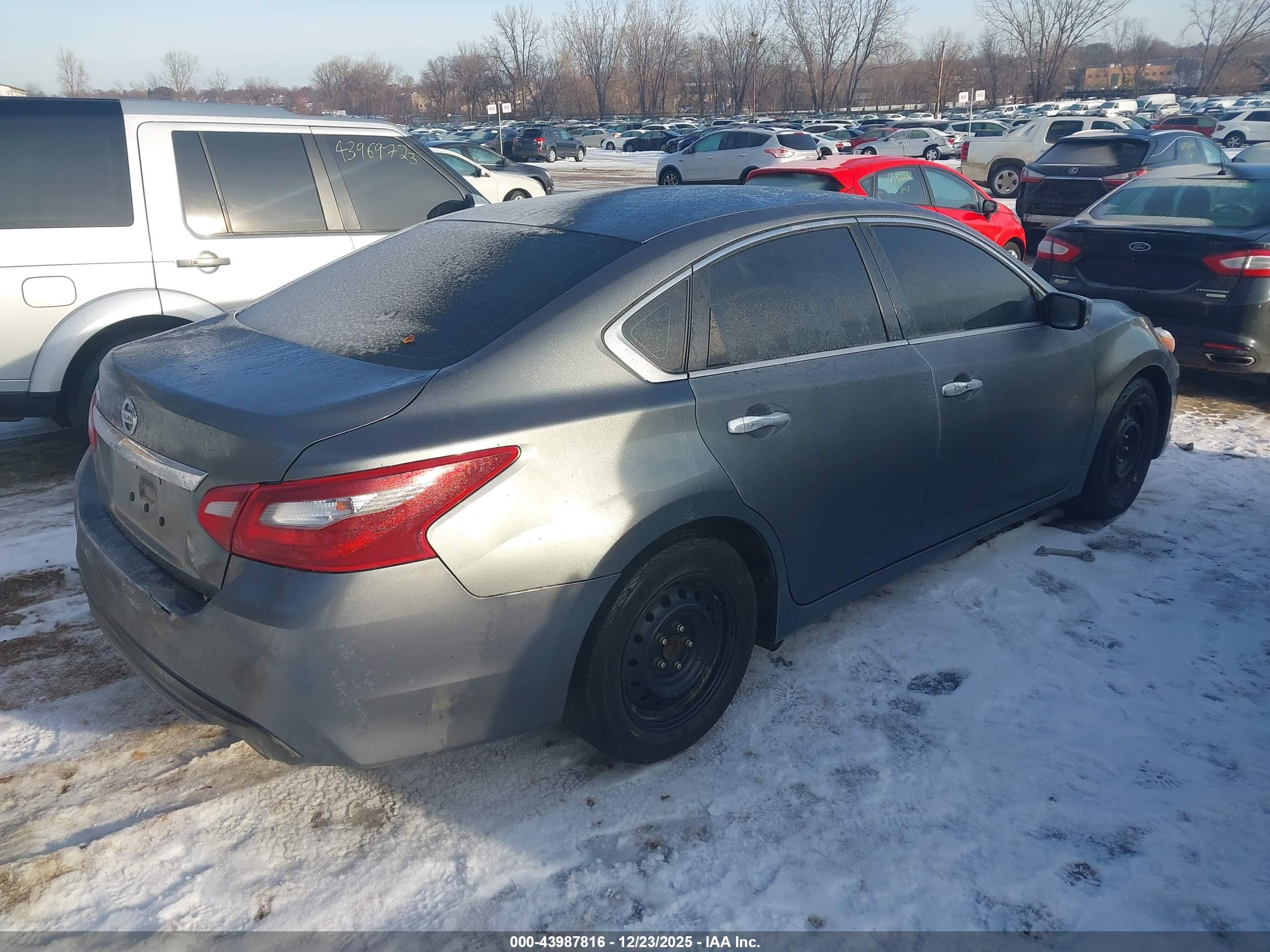 NISSAN ALTIMA image 4