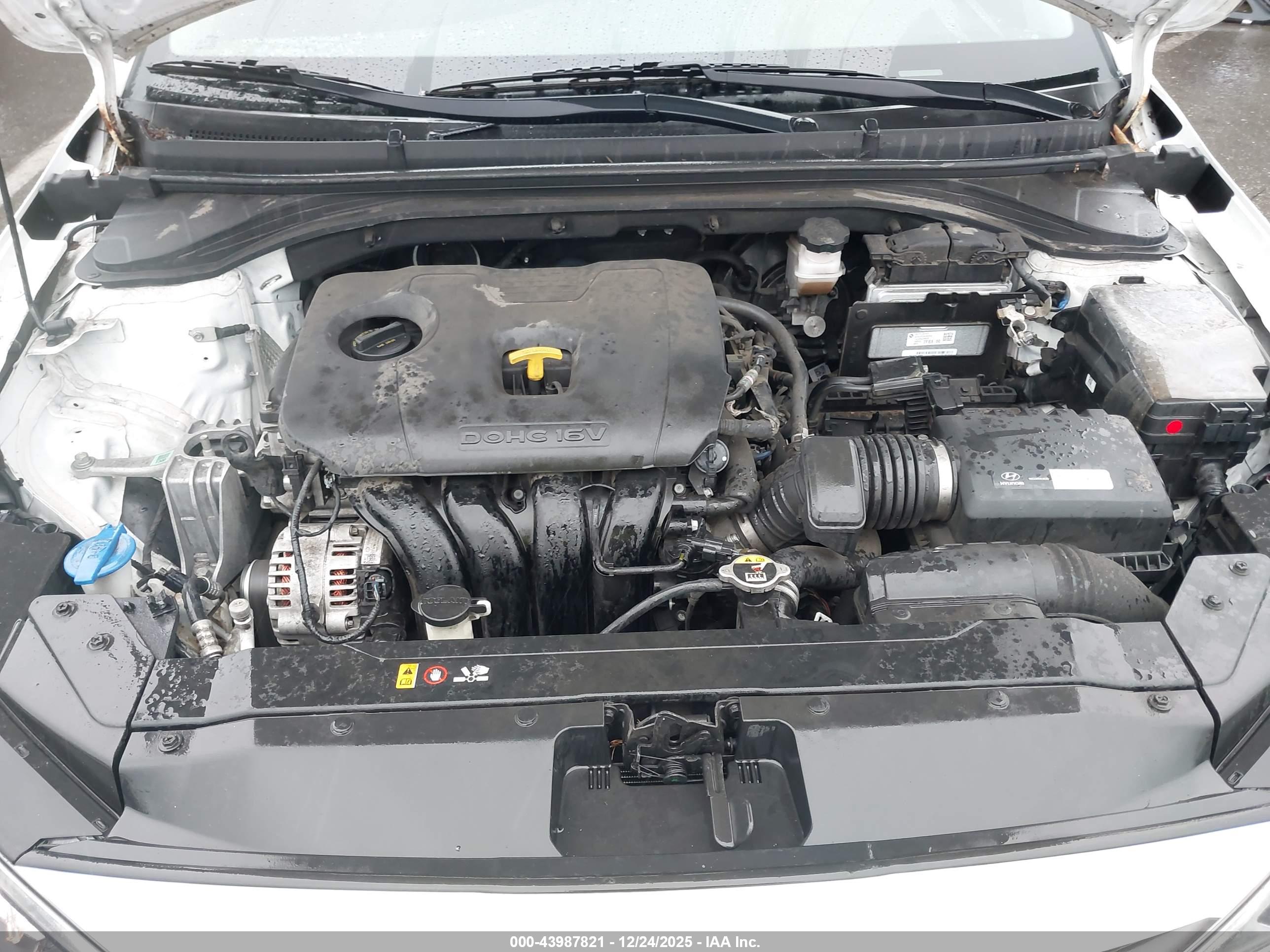 HYUNDAI ELANTRA image 10