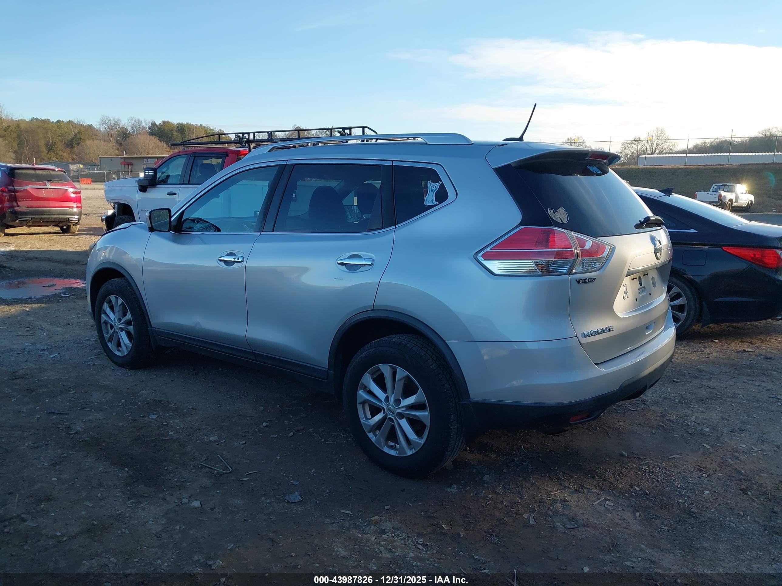 NISSAN ROGUE image 3