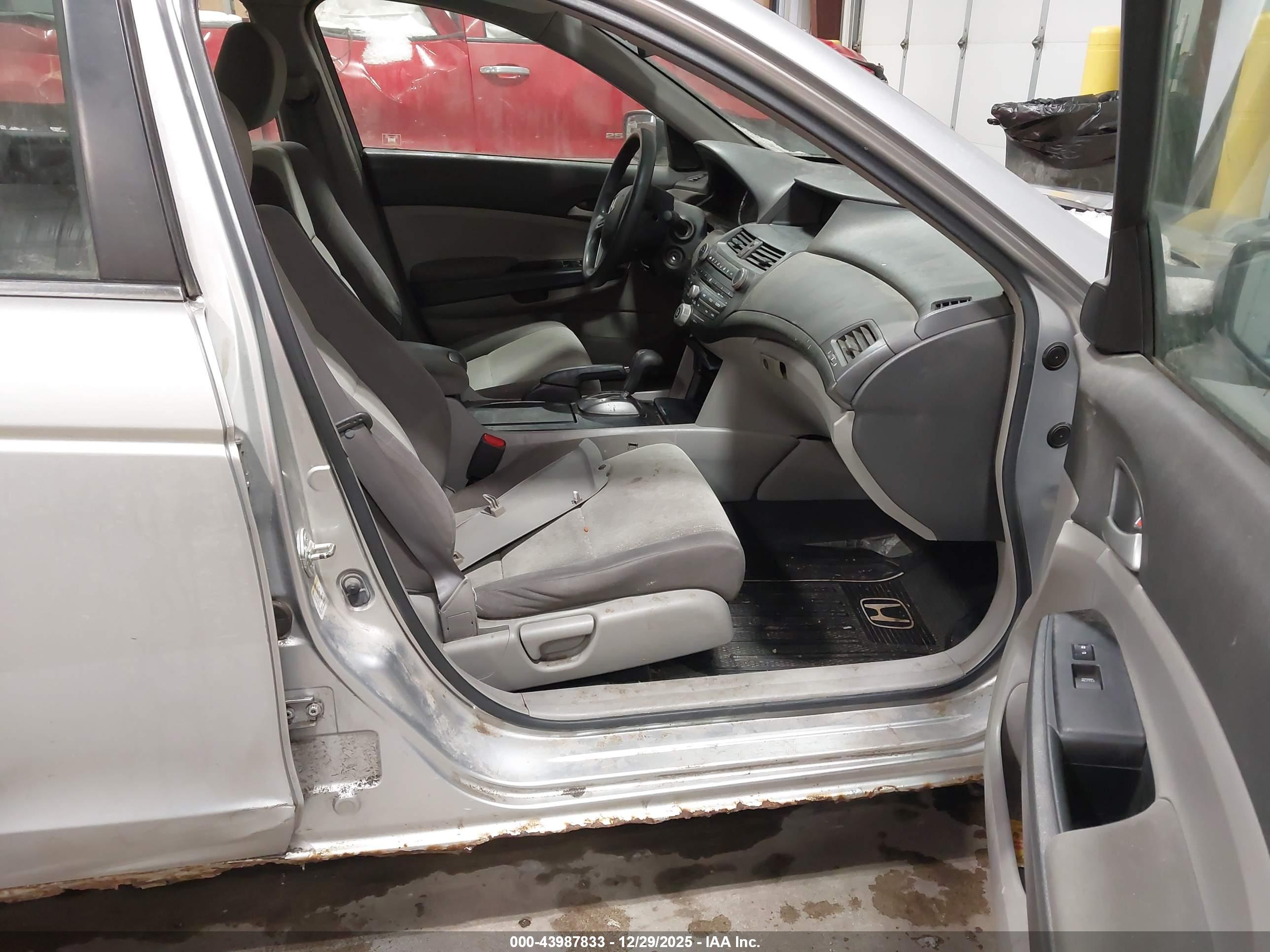 HONDA ACCORD image 5