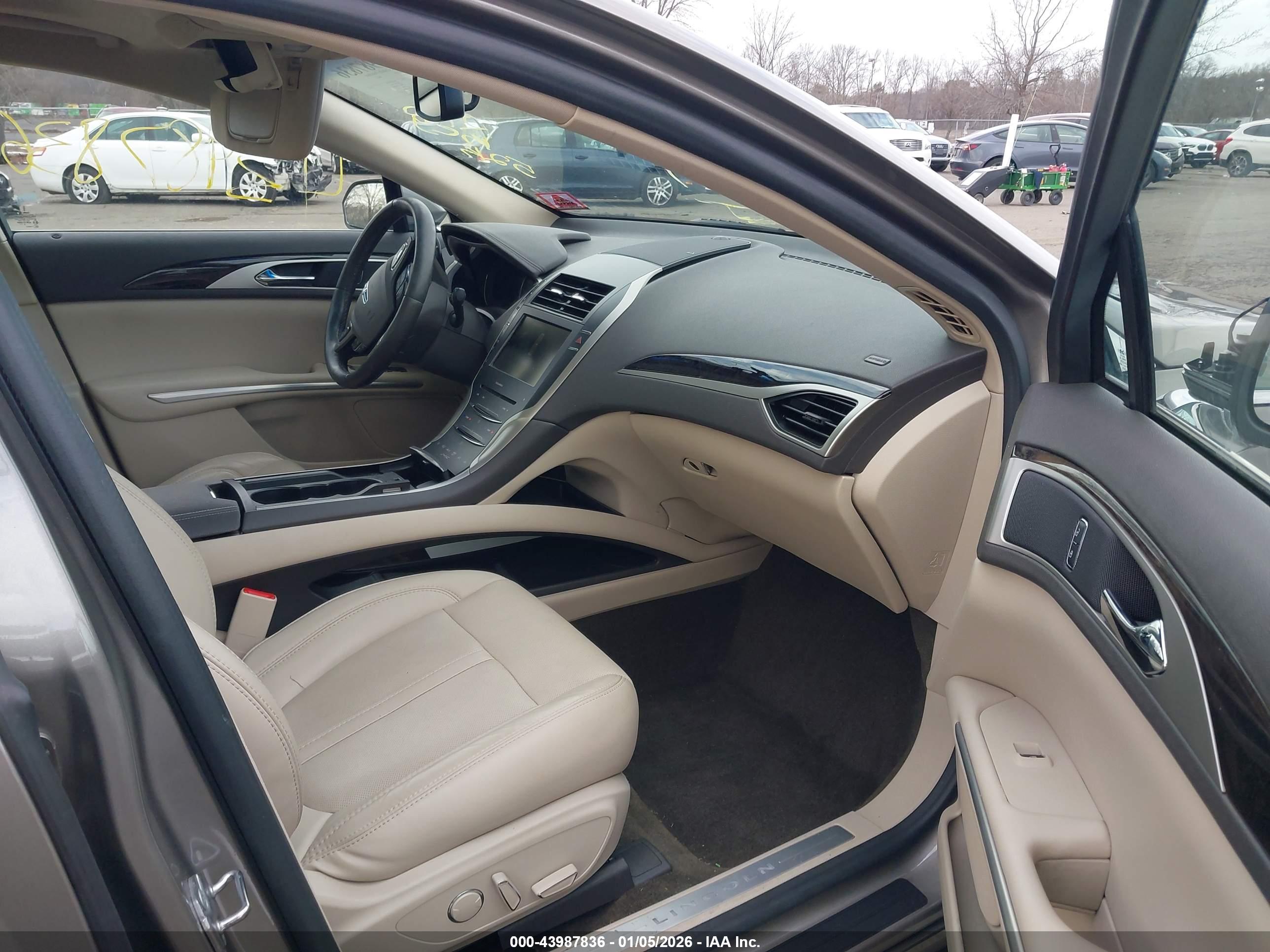 LINCOLN MKZ image 5