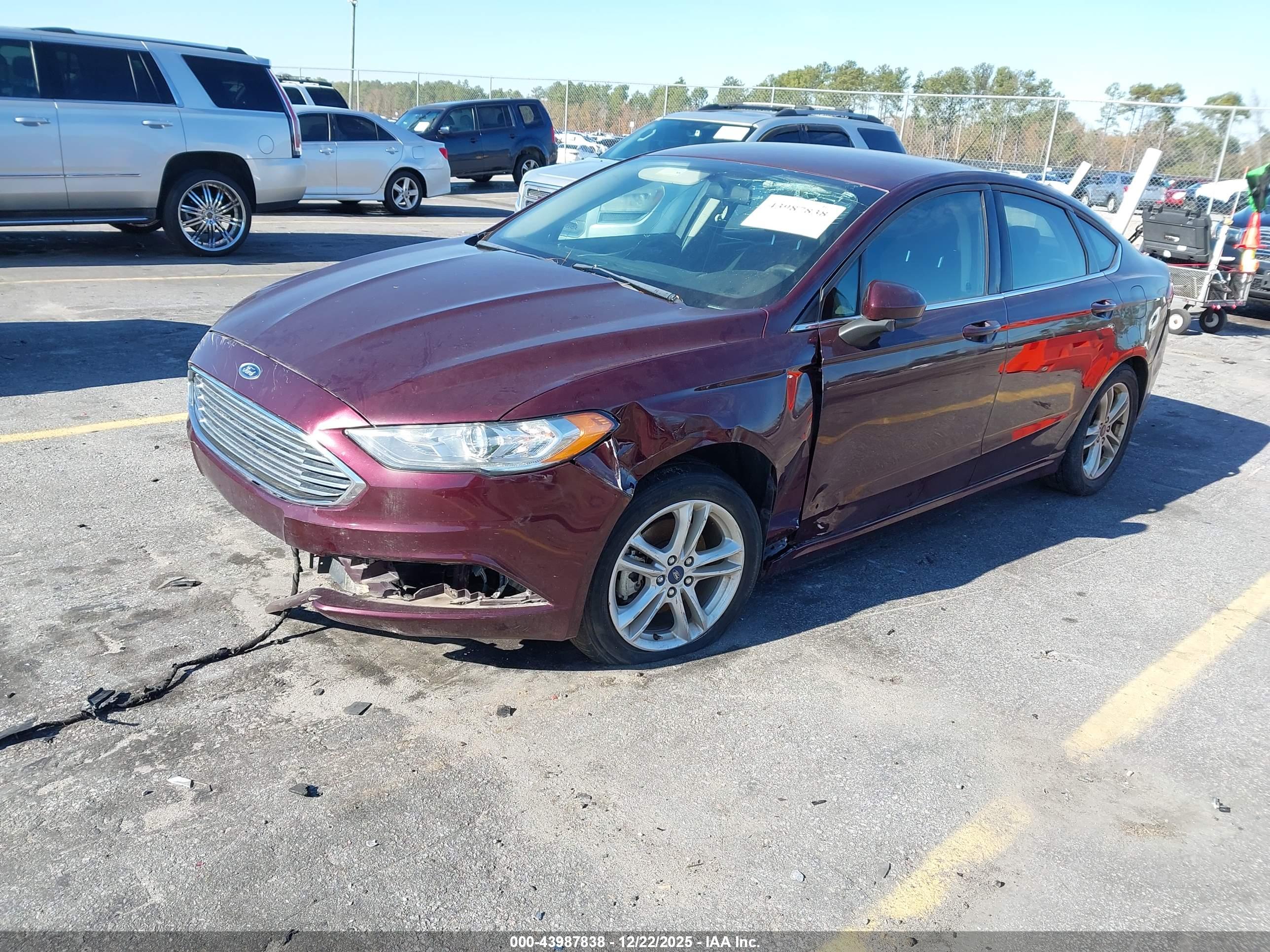 FORD FUSION image 2
