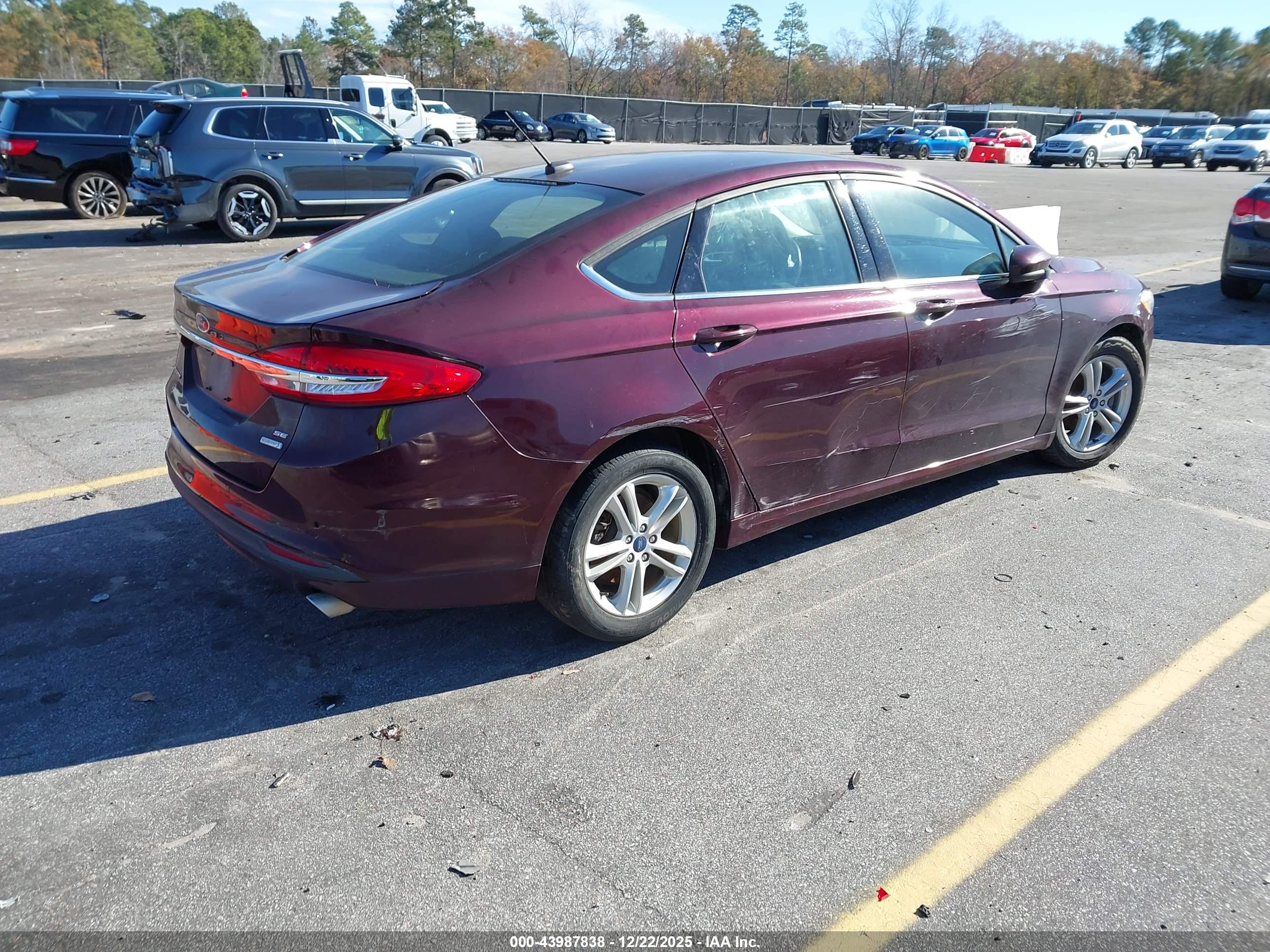 FORD FUSION image 4
