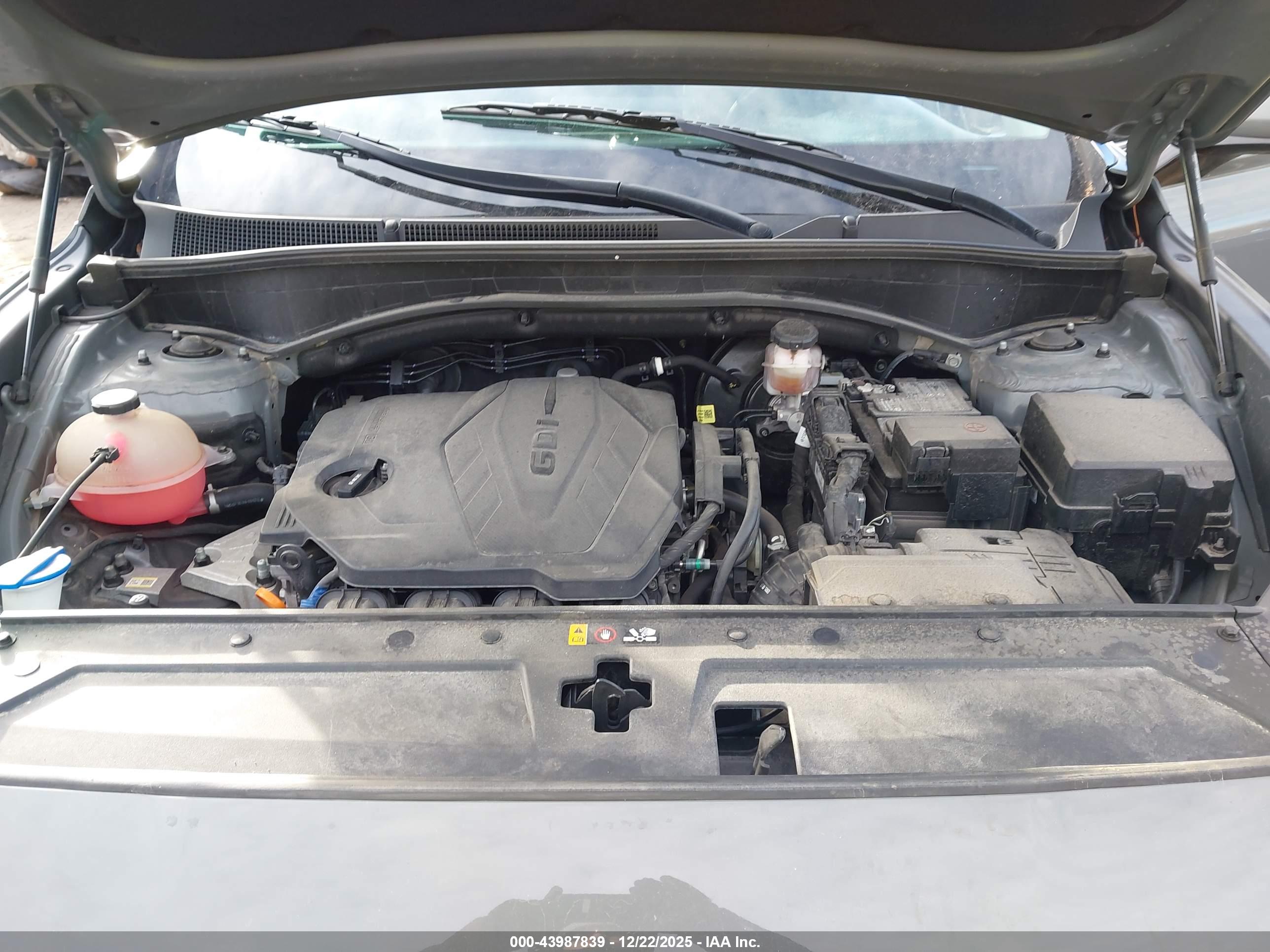 HYUNDAI SANTA image 10