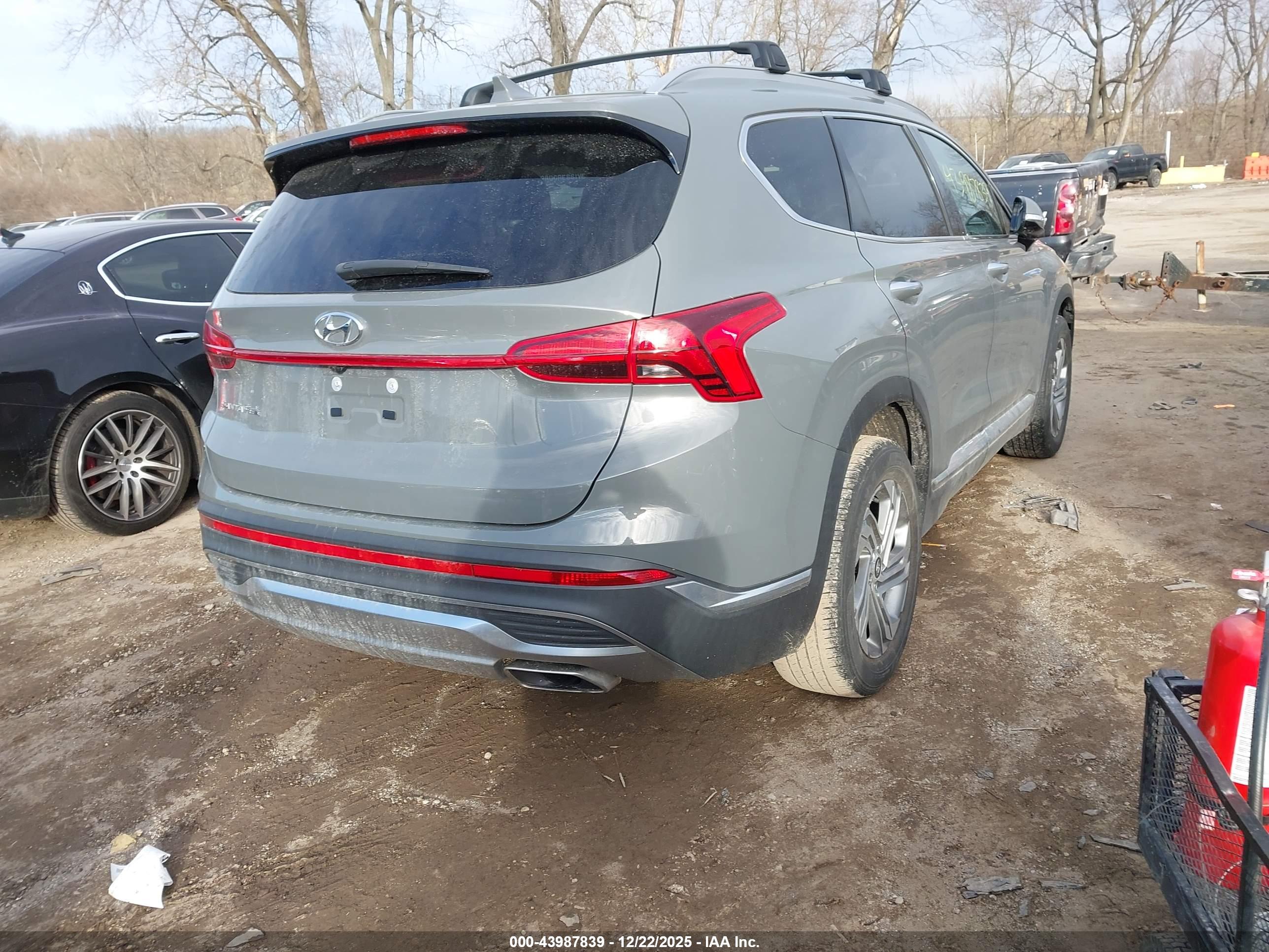 HYUNDAI SANTA image 4