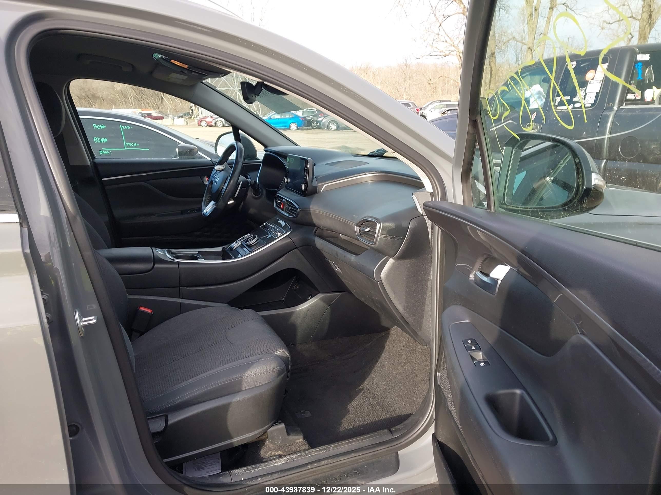 HYUNDAI SANTA image 5