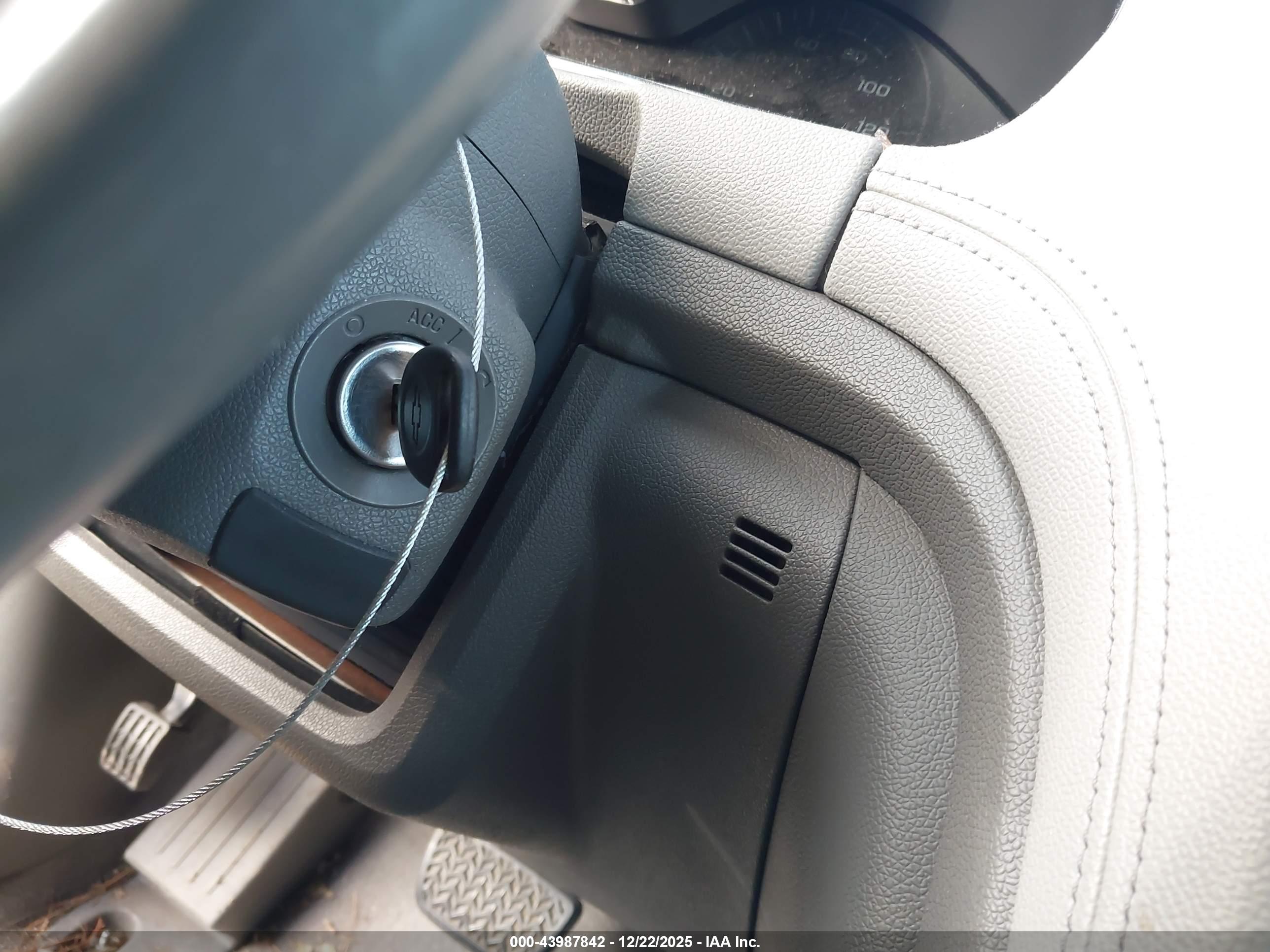 CHEVROLET TRAVERSE image 11