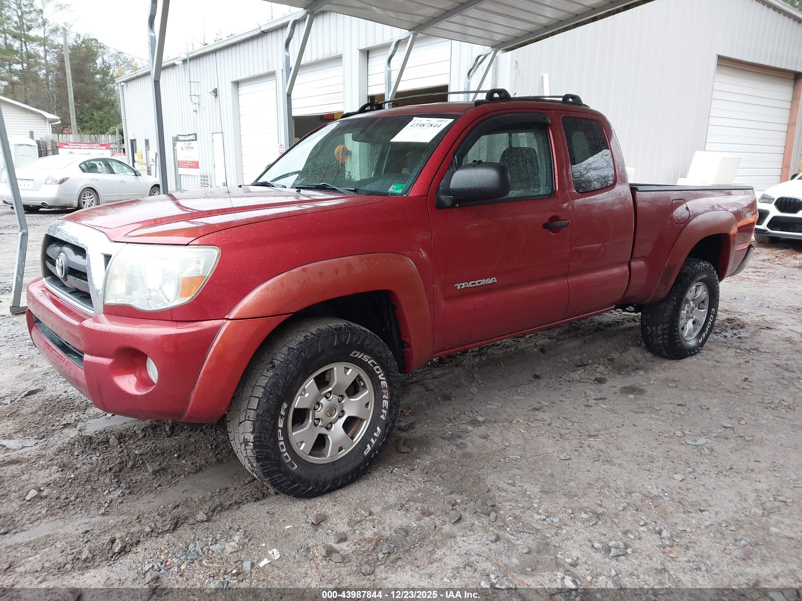 TOYOTA TACOMA image 2