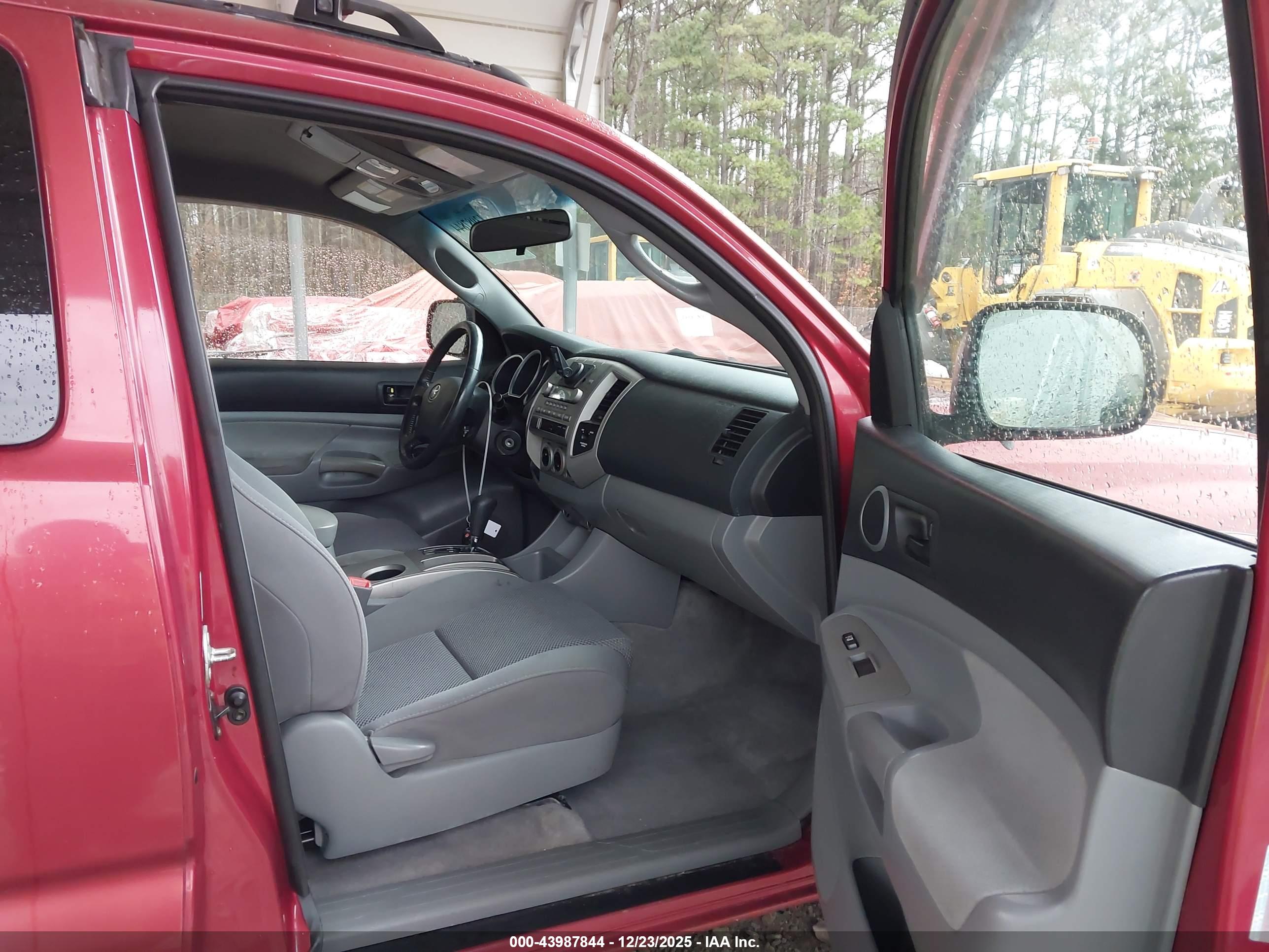 TOYOTA TACOMA image 5