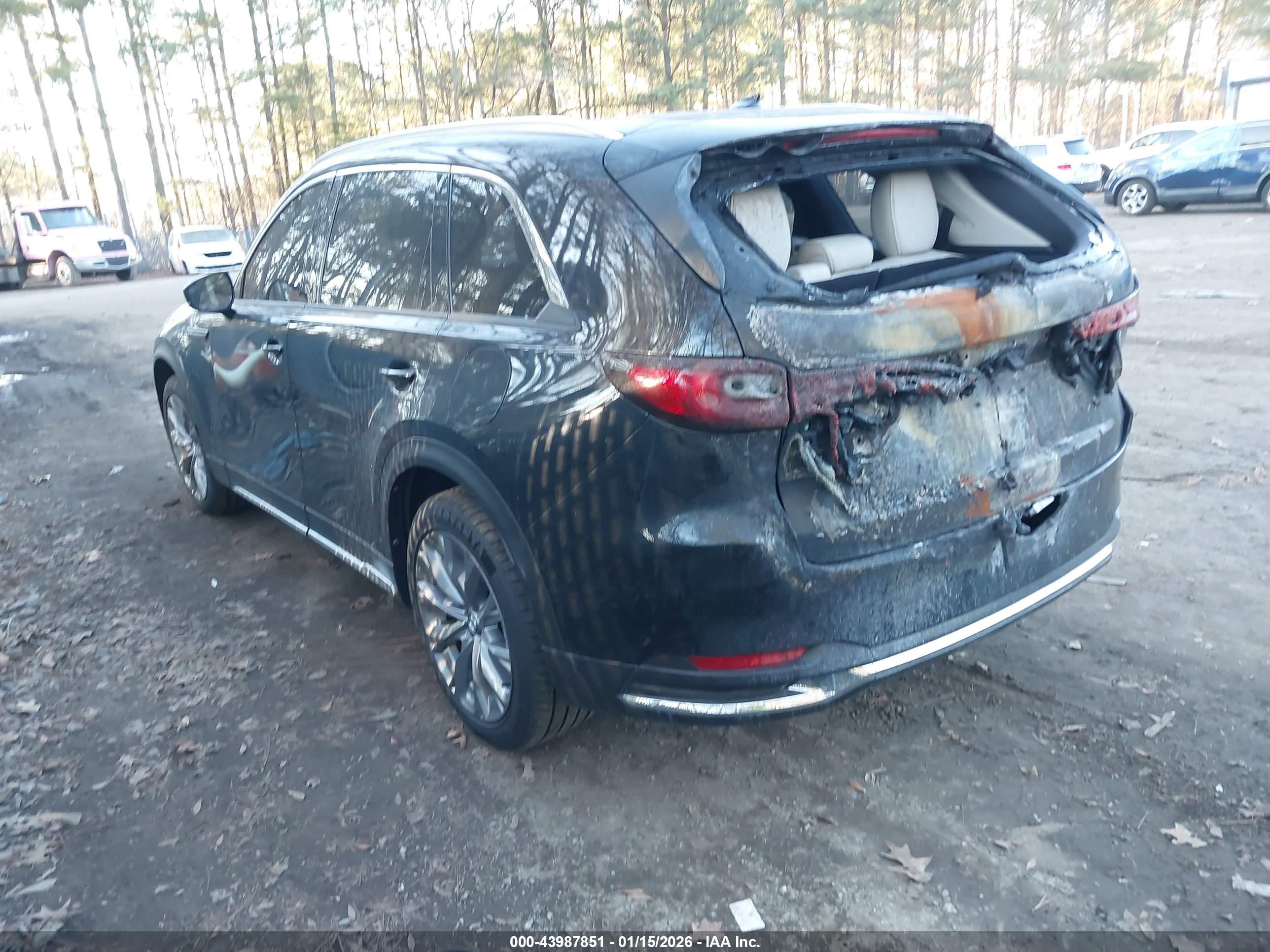 MAZDA CX-90 image 3