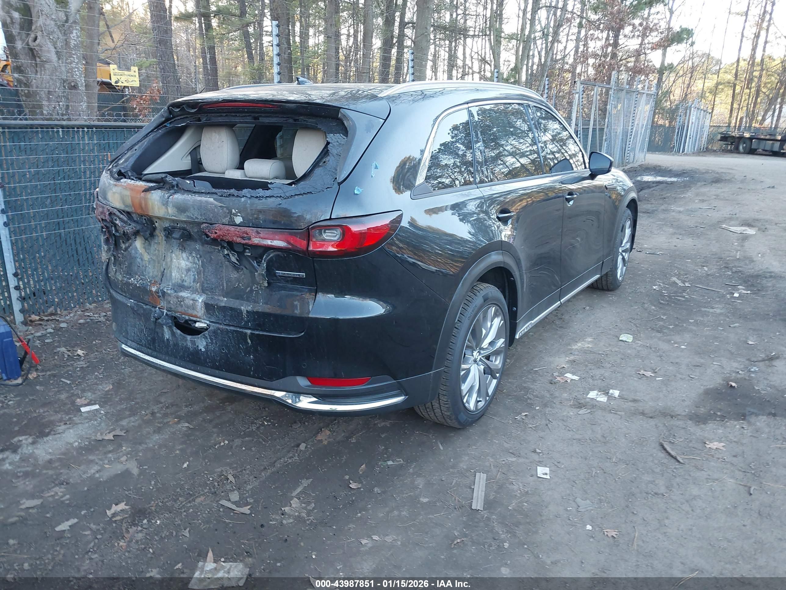 MAZDA CX-90 image 4