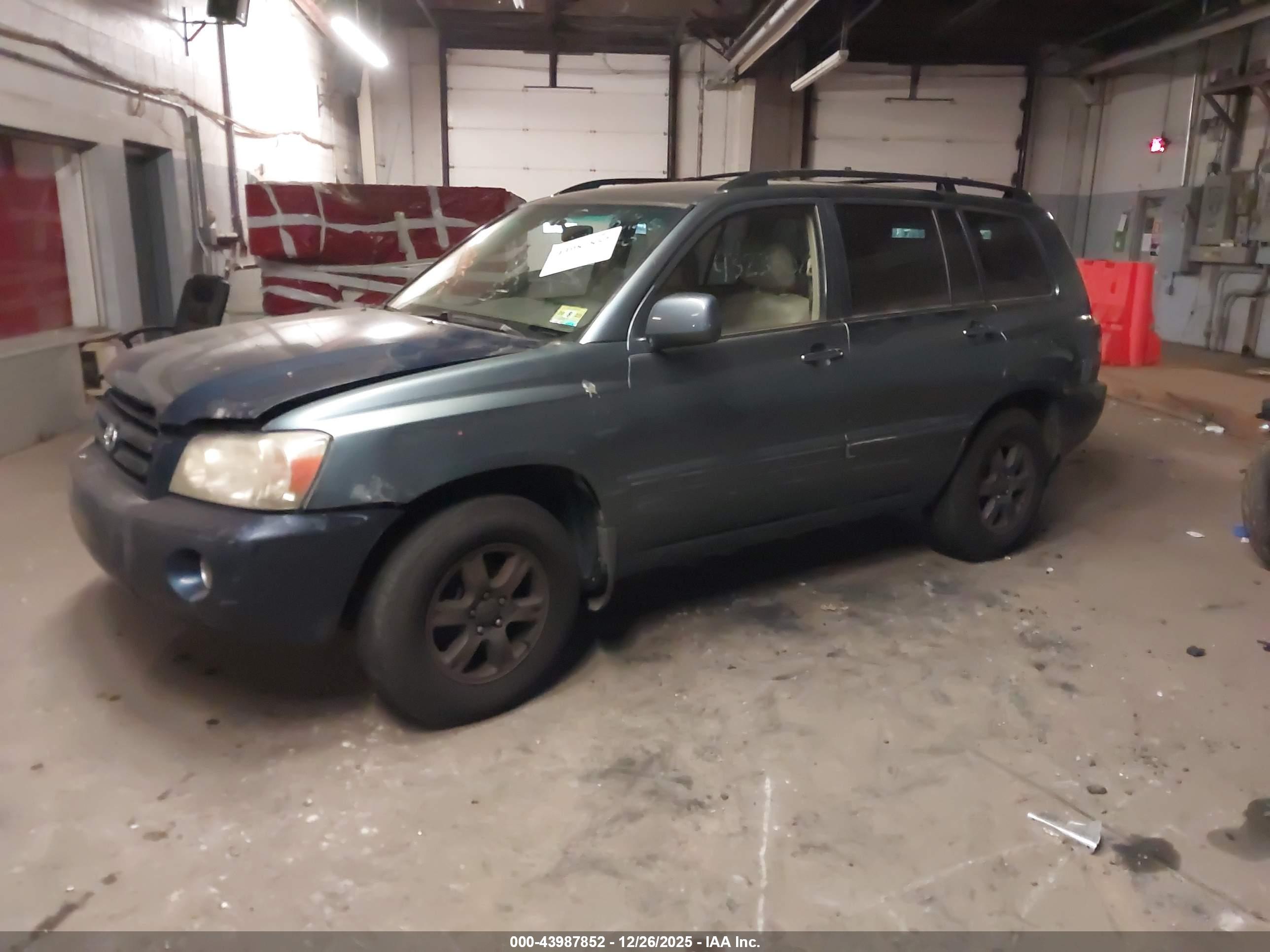 TOYOTA HIGHLANDER image 2