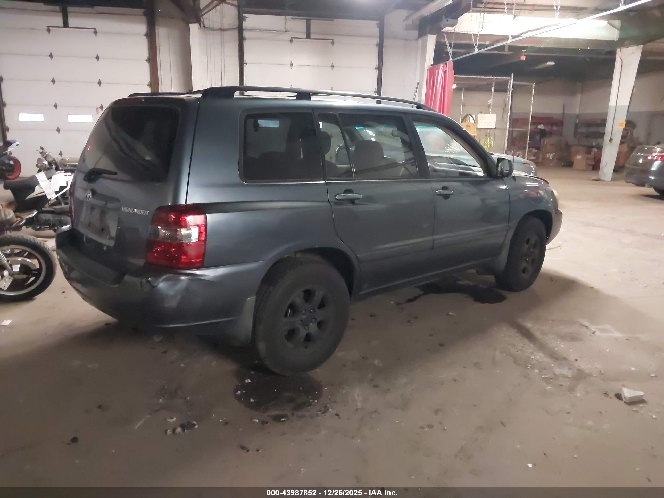 TOYOTA HIGHLANDER image 4