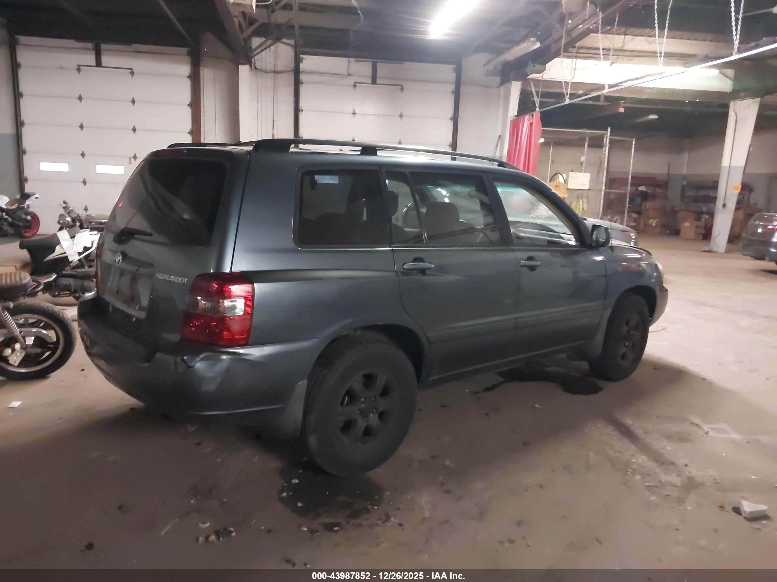 TOYOTA HIGHLANDER image 6