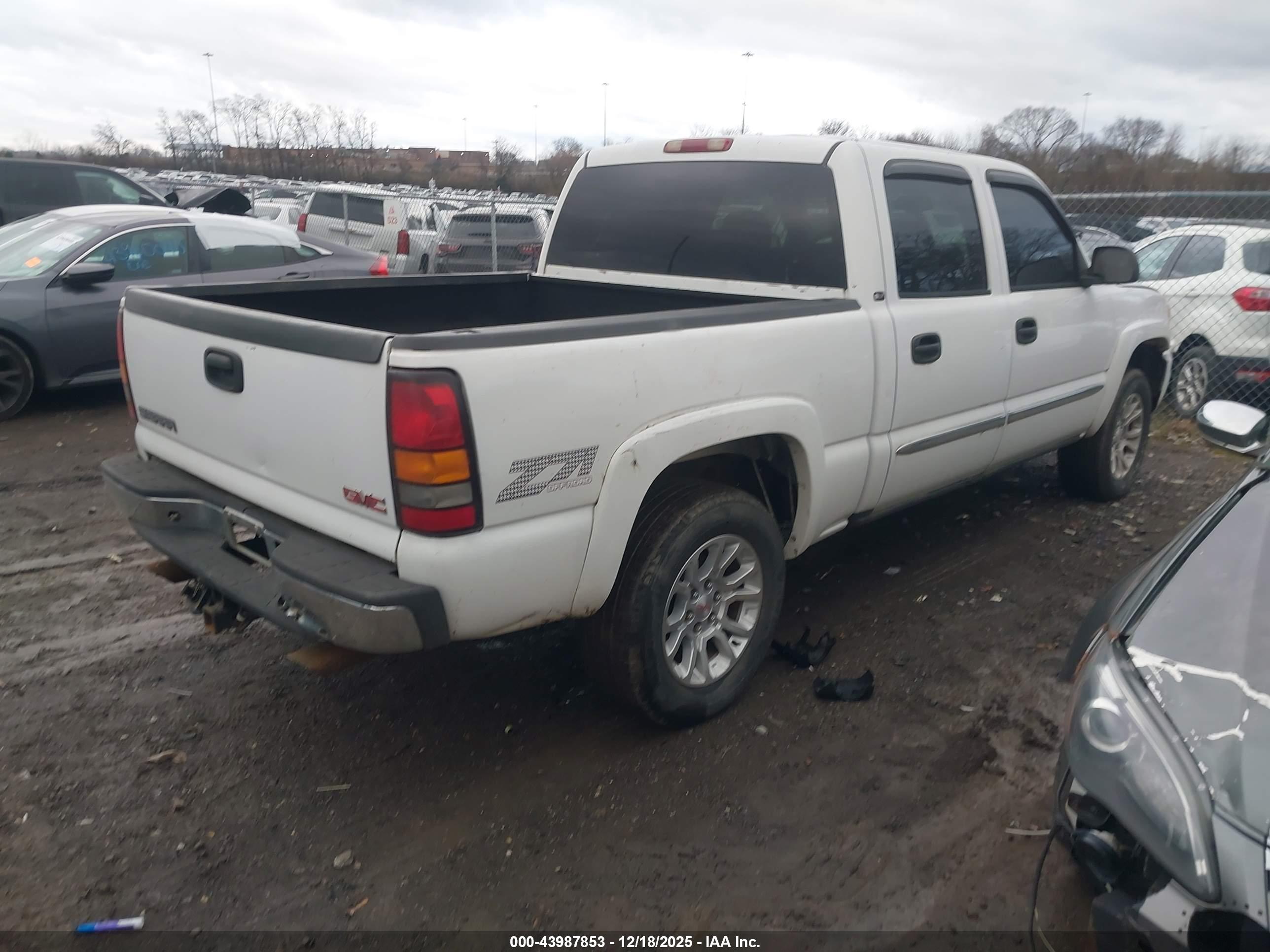GMC SIERRA image 4