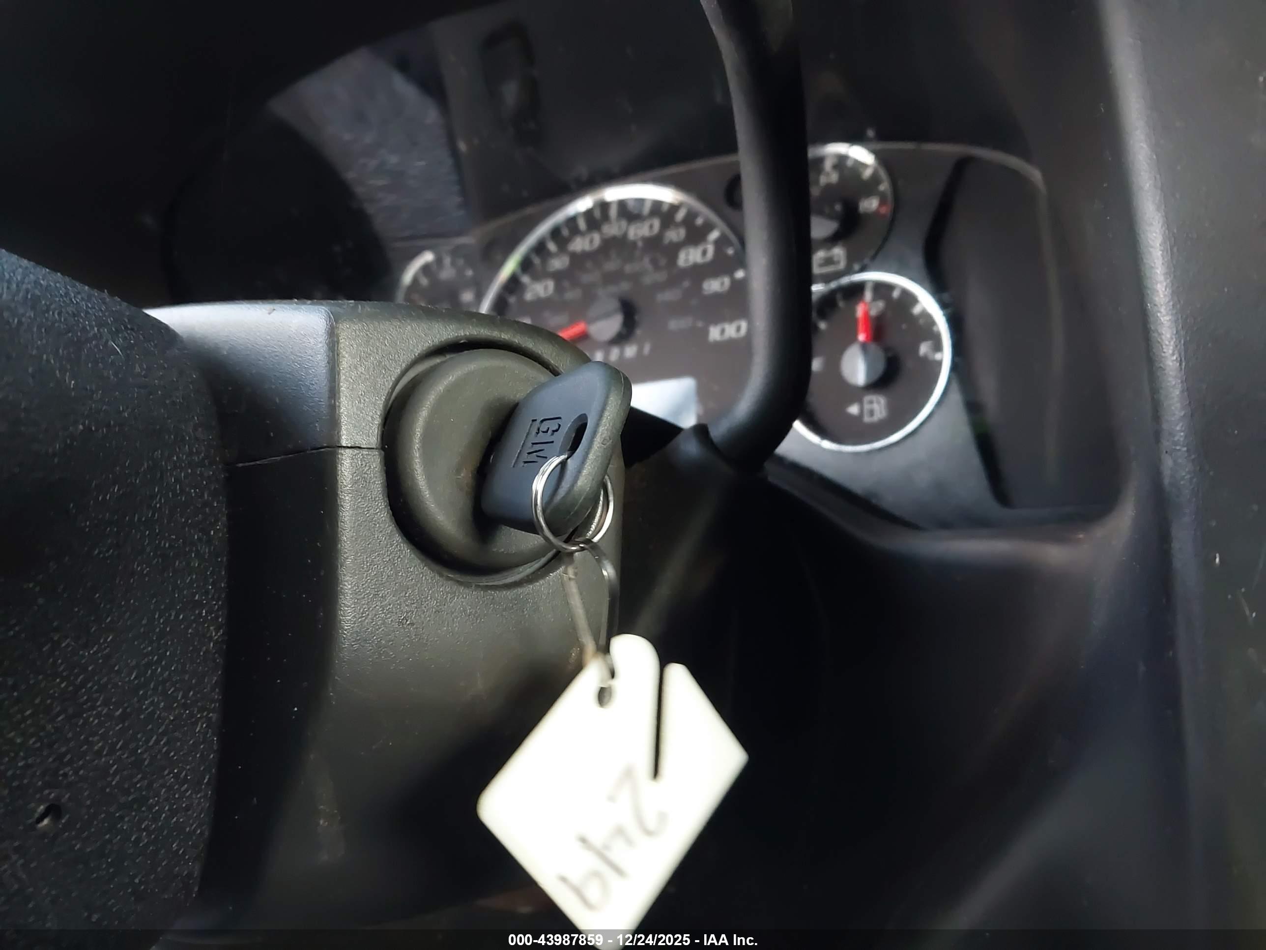 CHEVROLET EXPRESS image 11