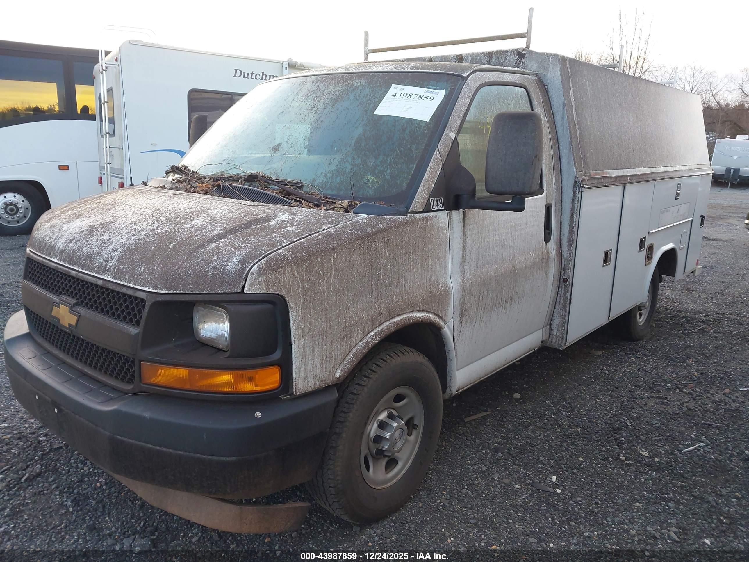 CHEVROLET EXPRESS image 2