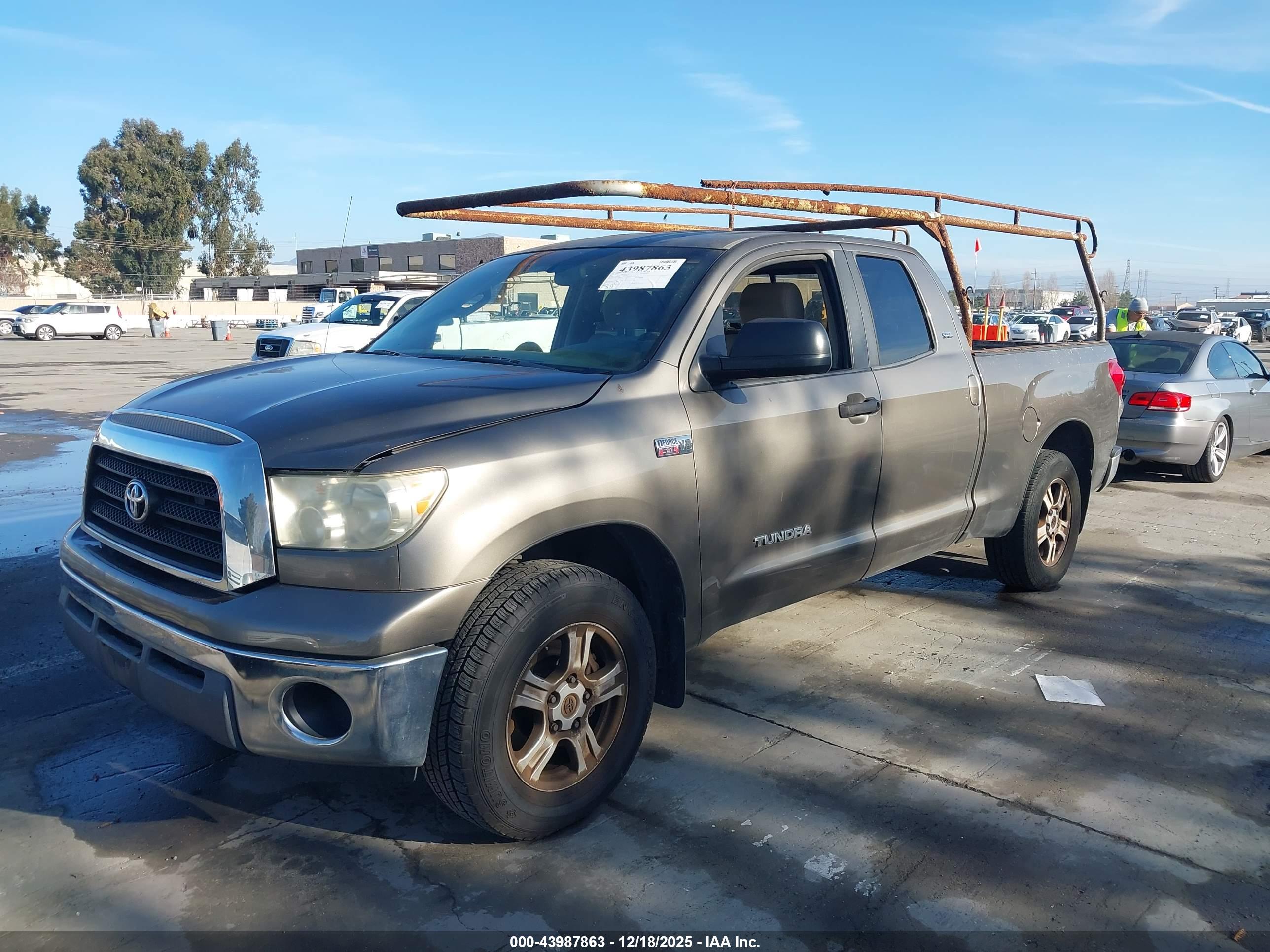 TOYOTA TUNDRA image 2