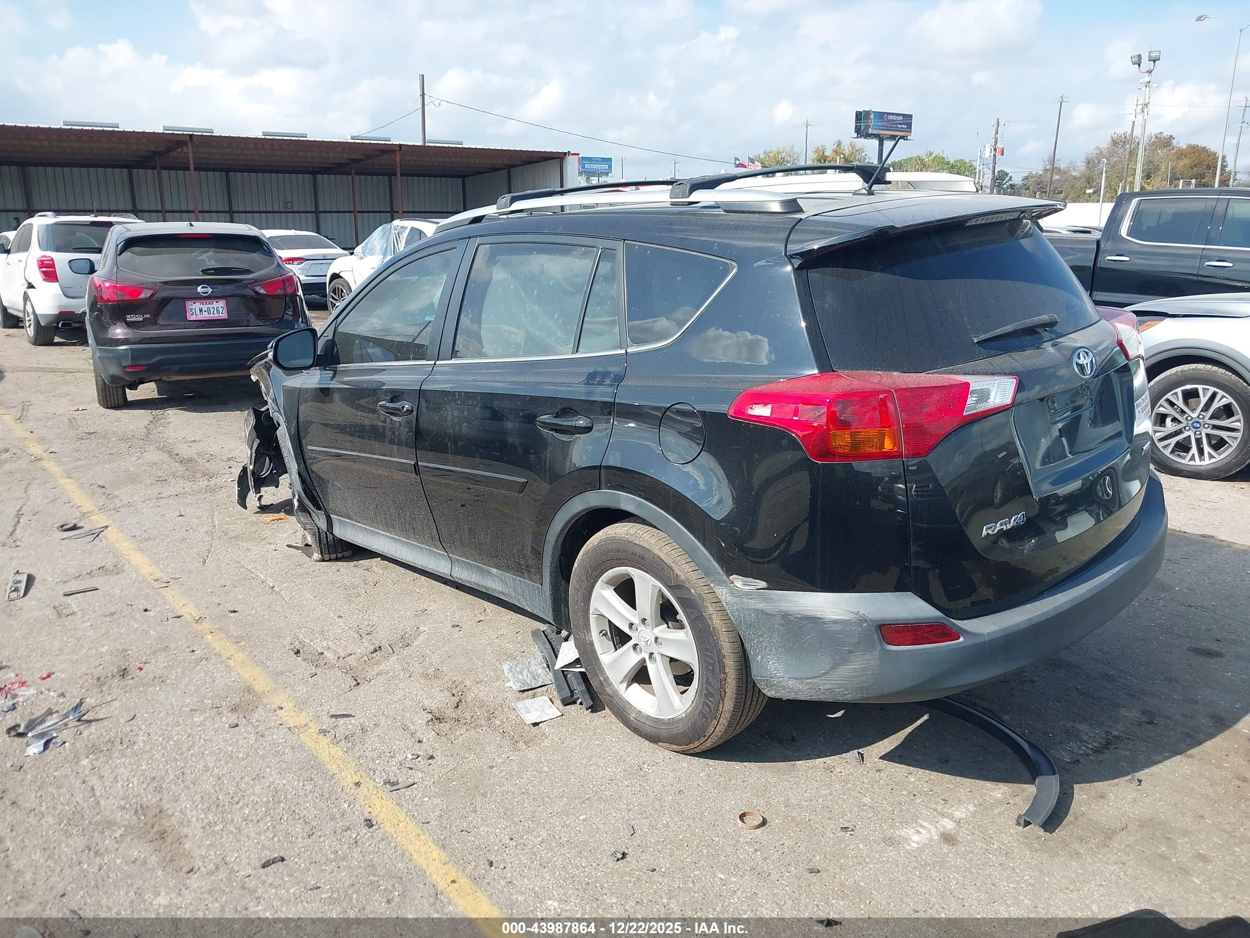 TOYOTA RAV4 image 3
