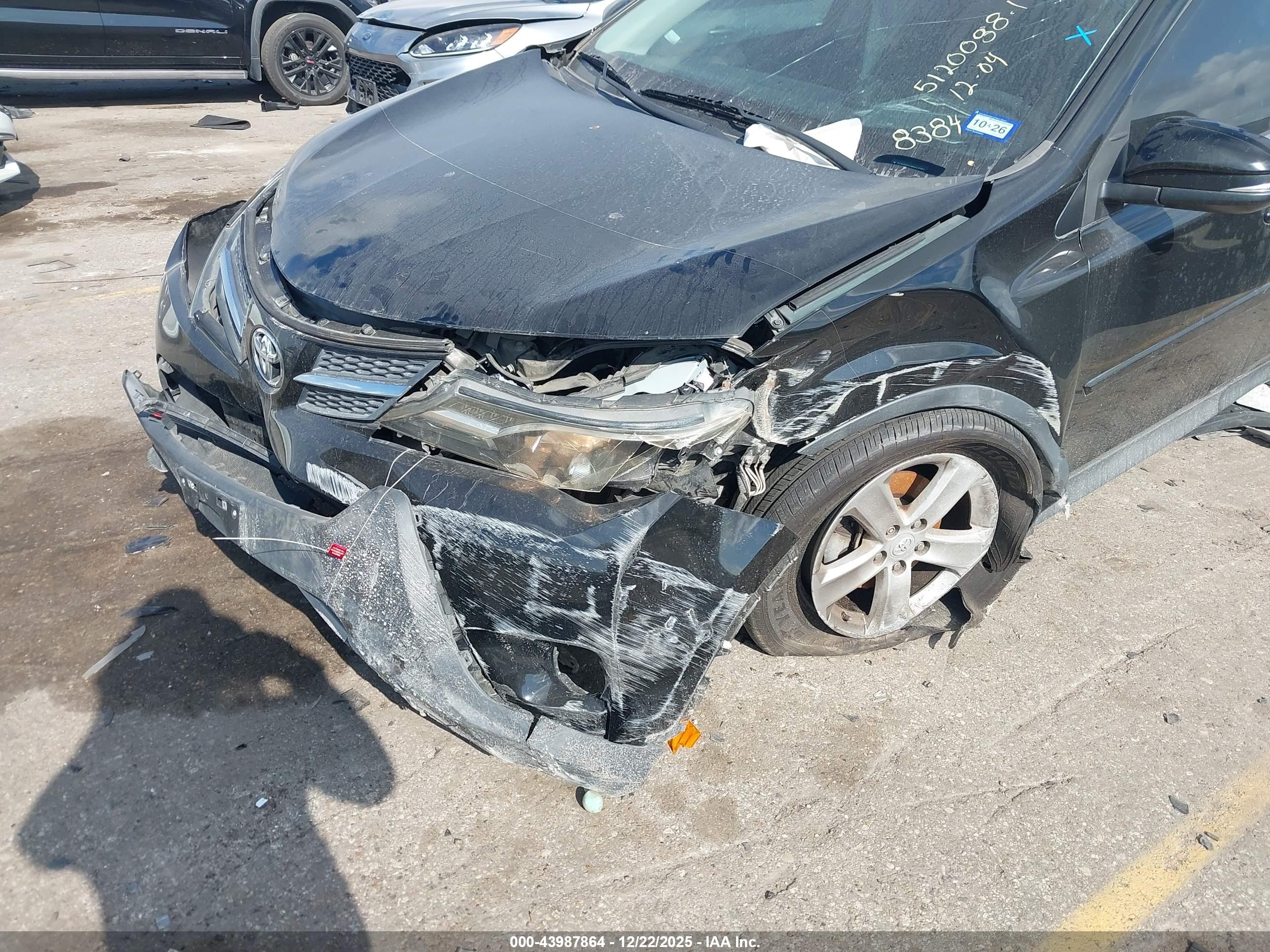 TOYOTA RAV4 image 6