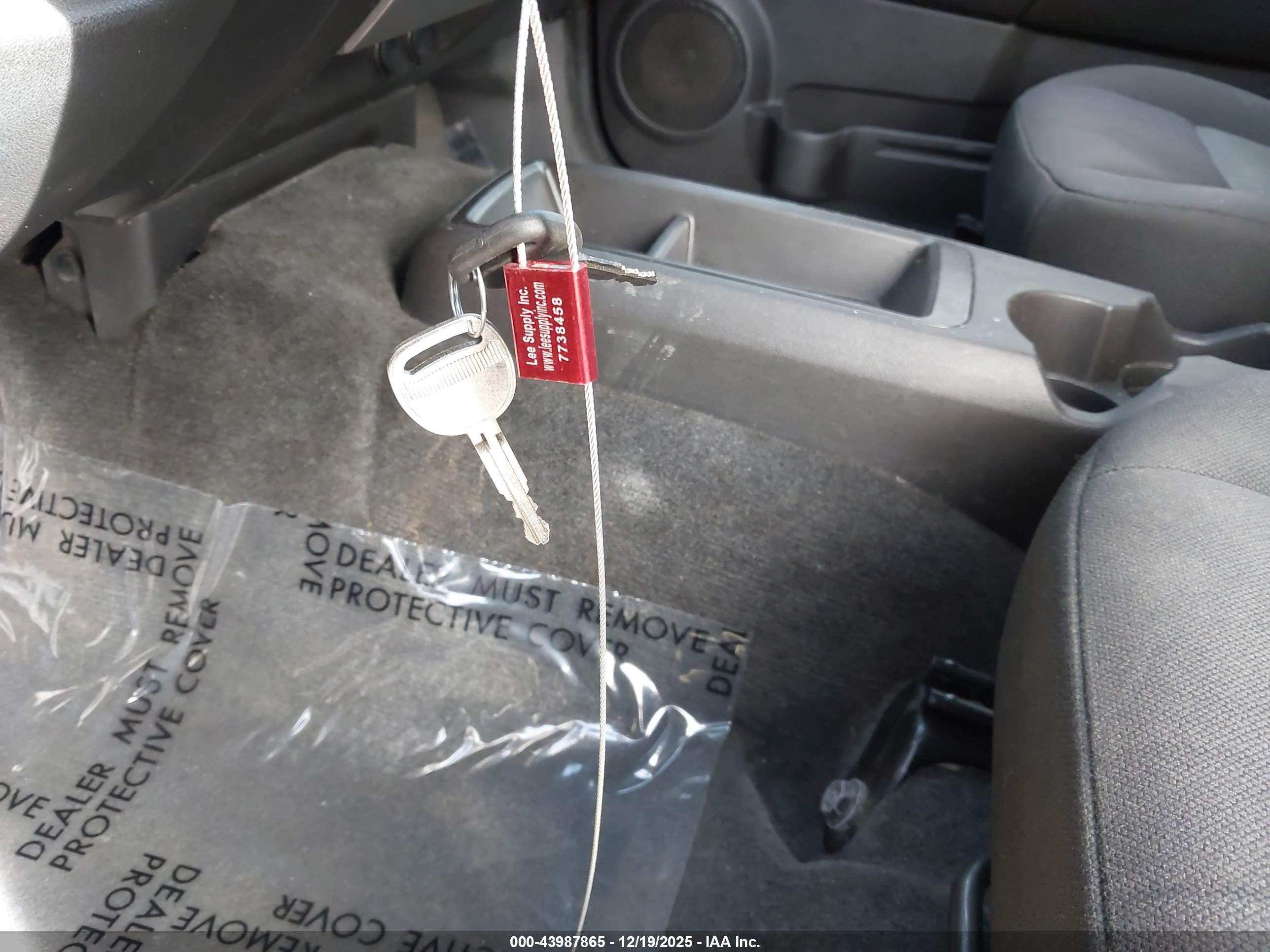 CHEVROLET COLORADO image 11