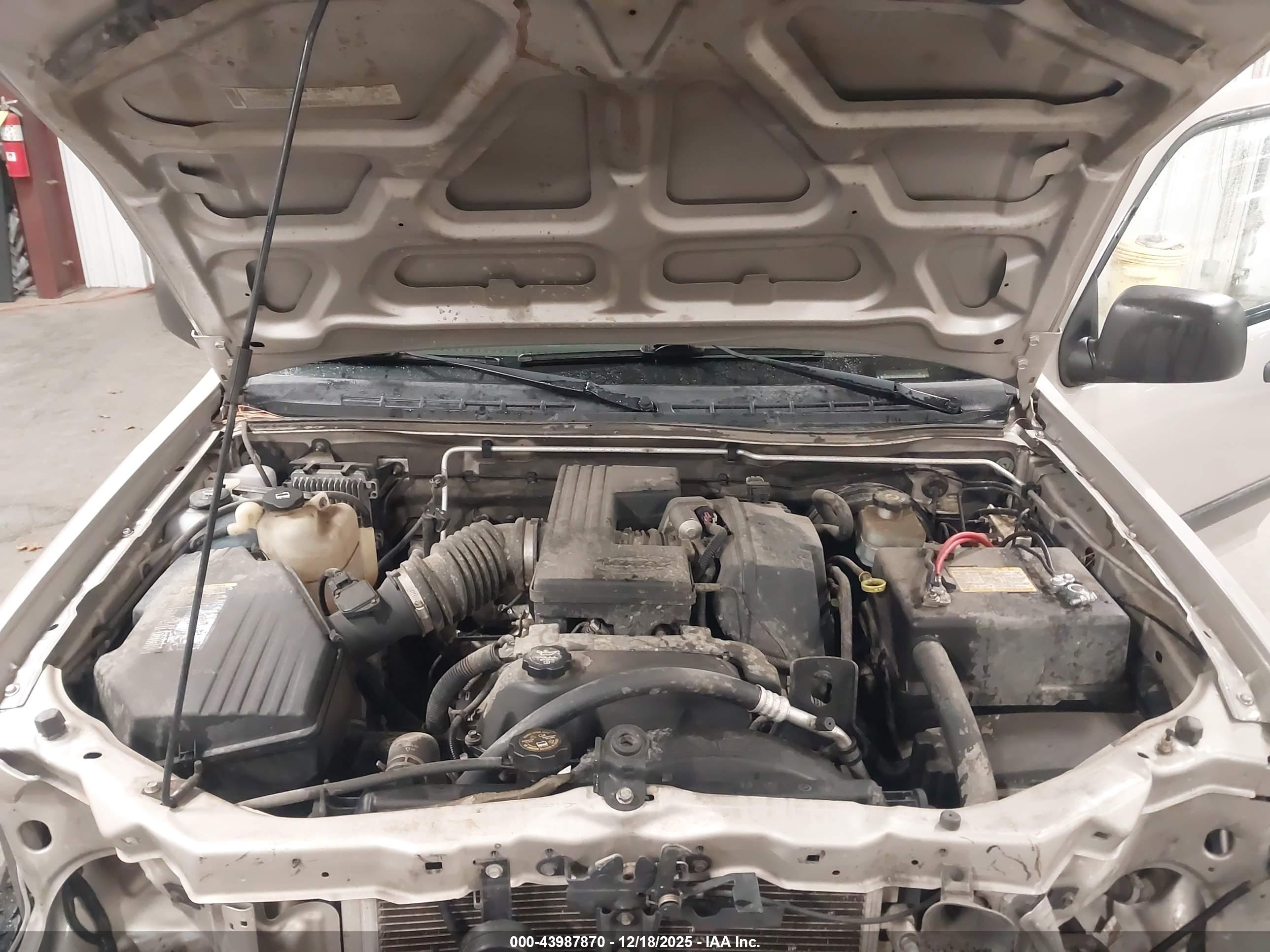 CHEVROLET COLORADO image 10