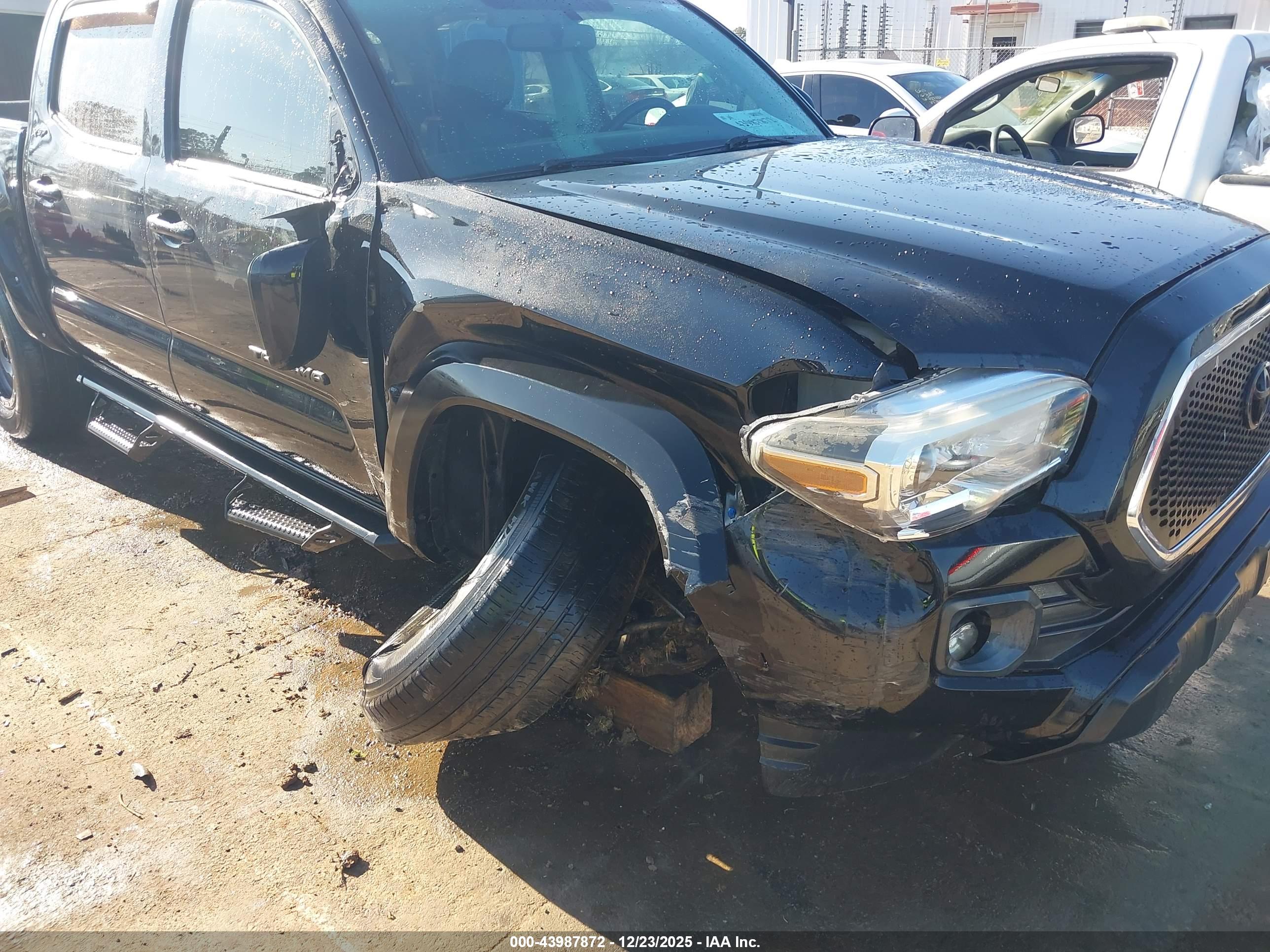 TOYOTA TACOMA image 6