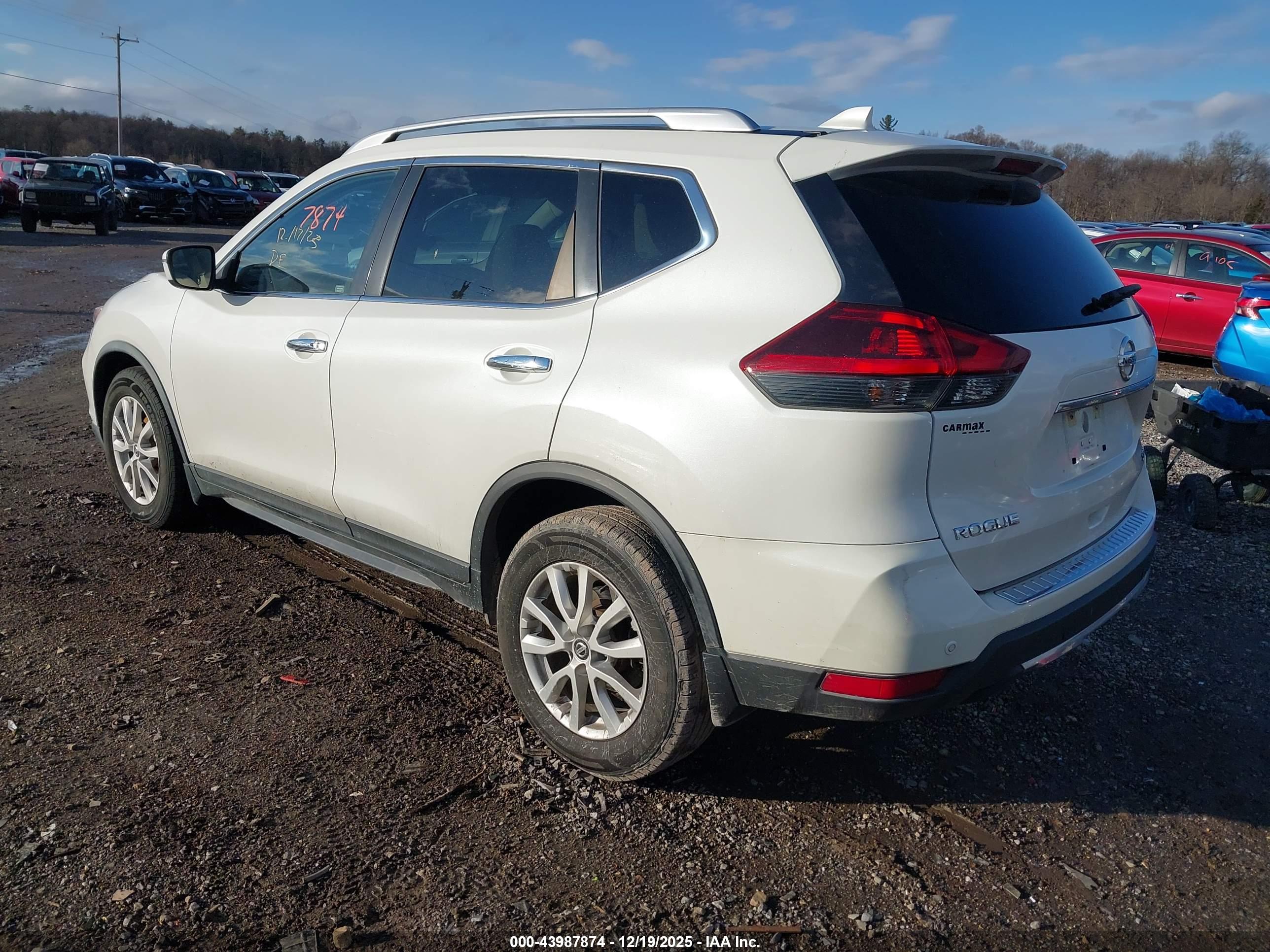NISSAN ROGUE image 3
