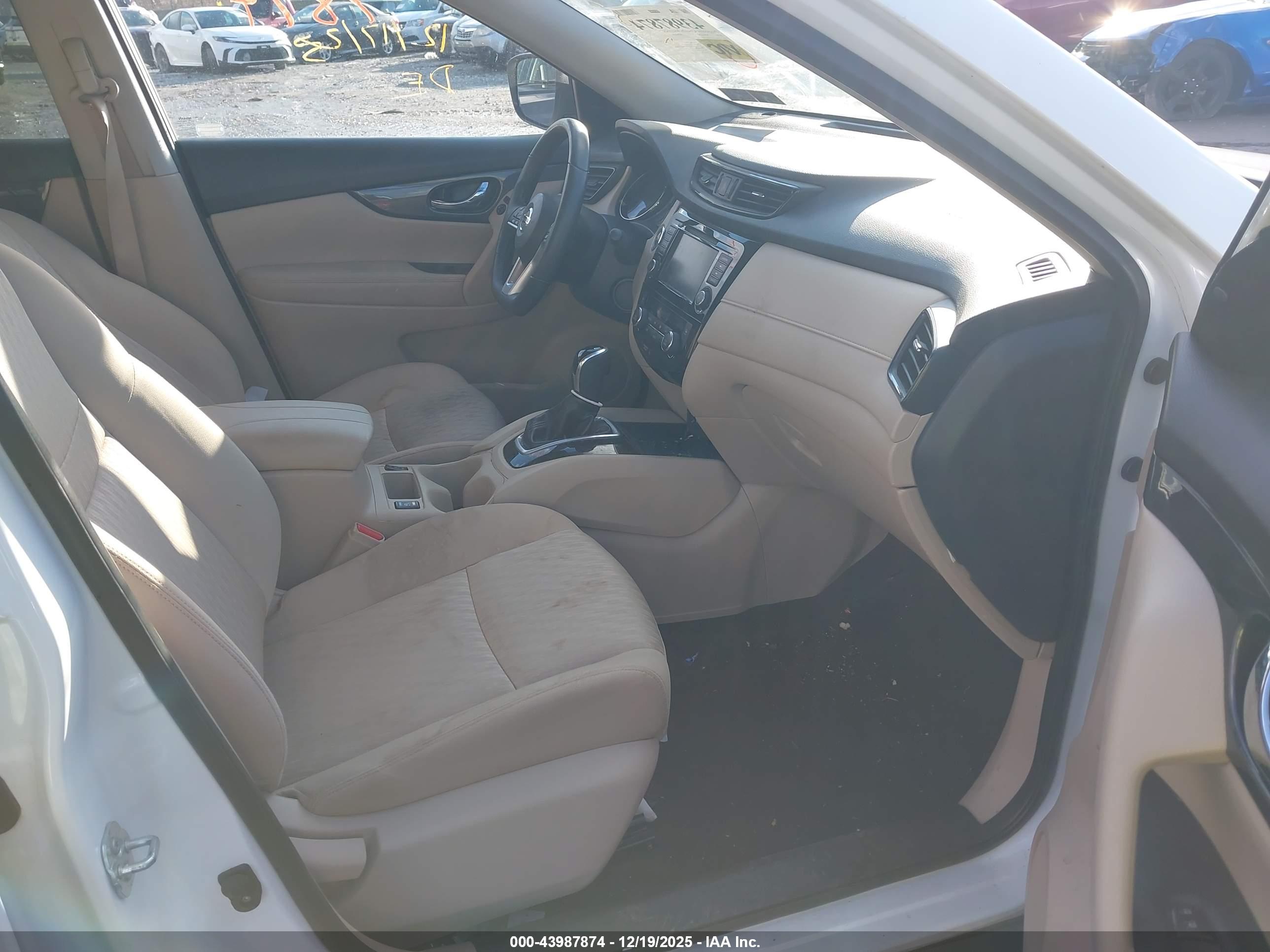 NISSAN ROGUE image 5