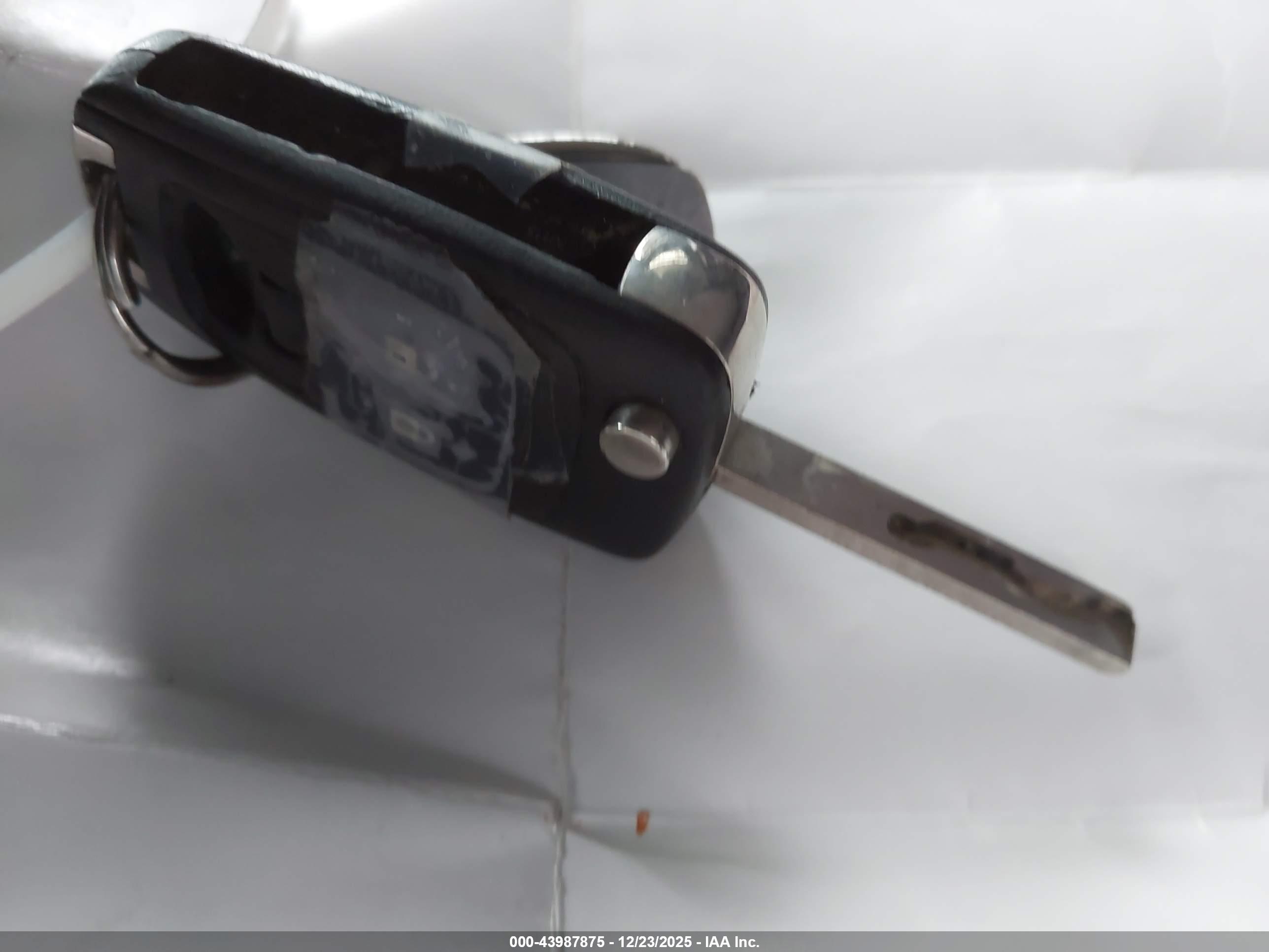 CHEVROLET EQUINOX image 11