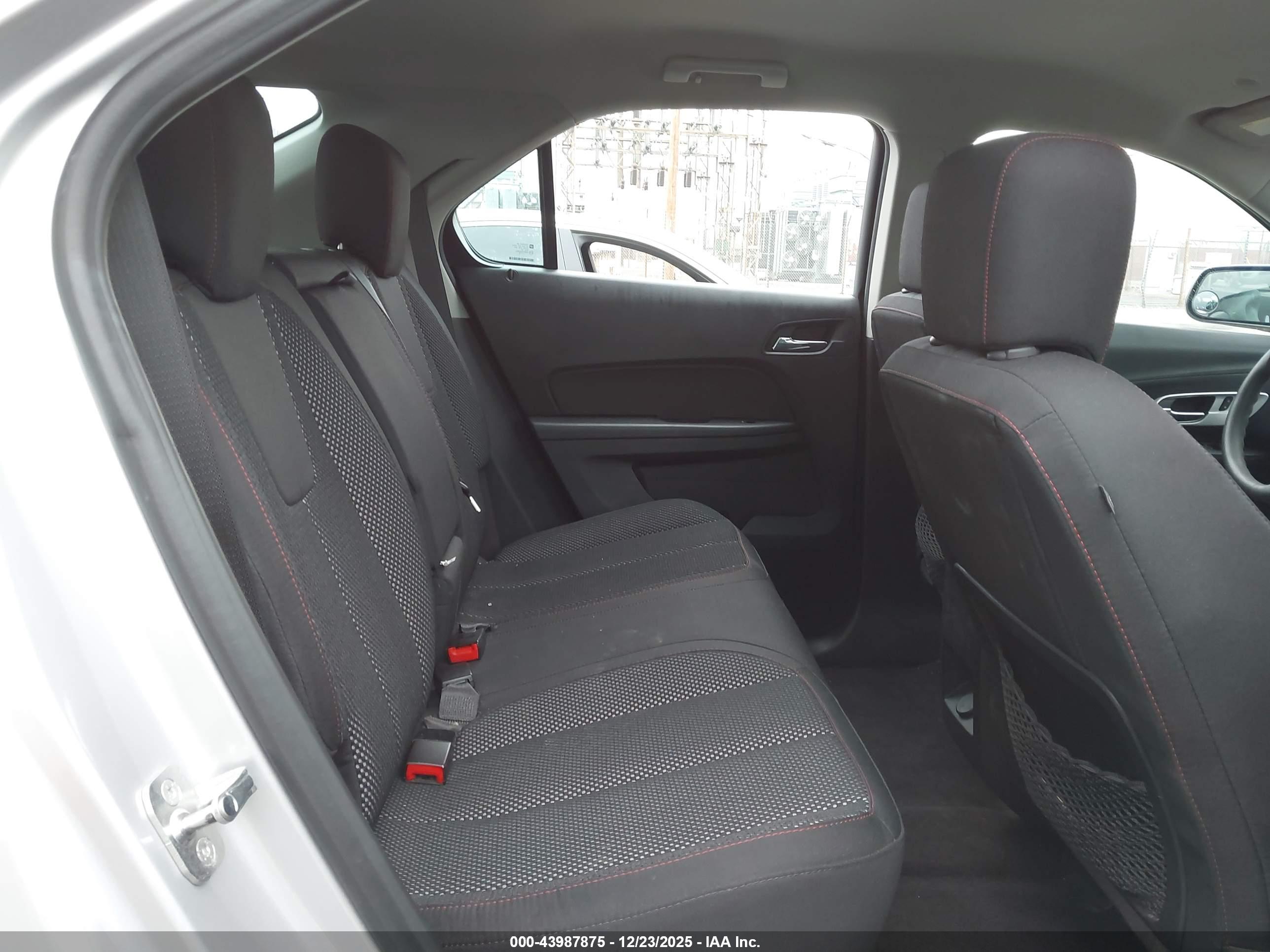 CHEVROLET EQUINOX image 8