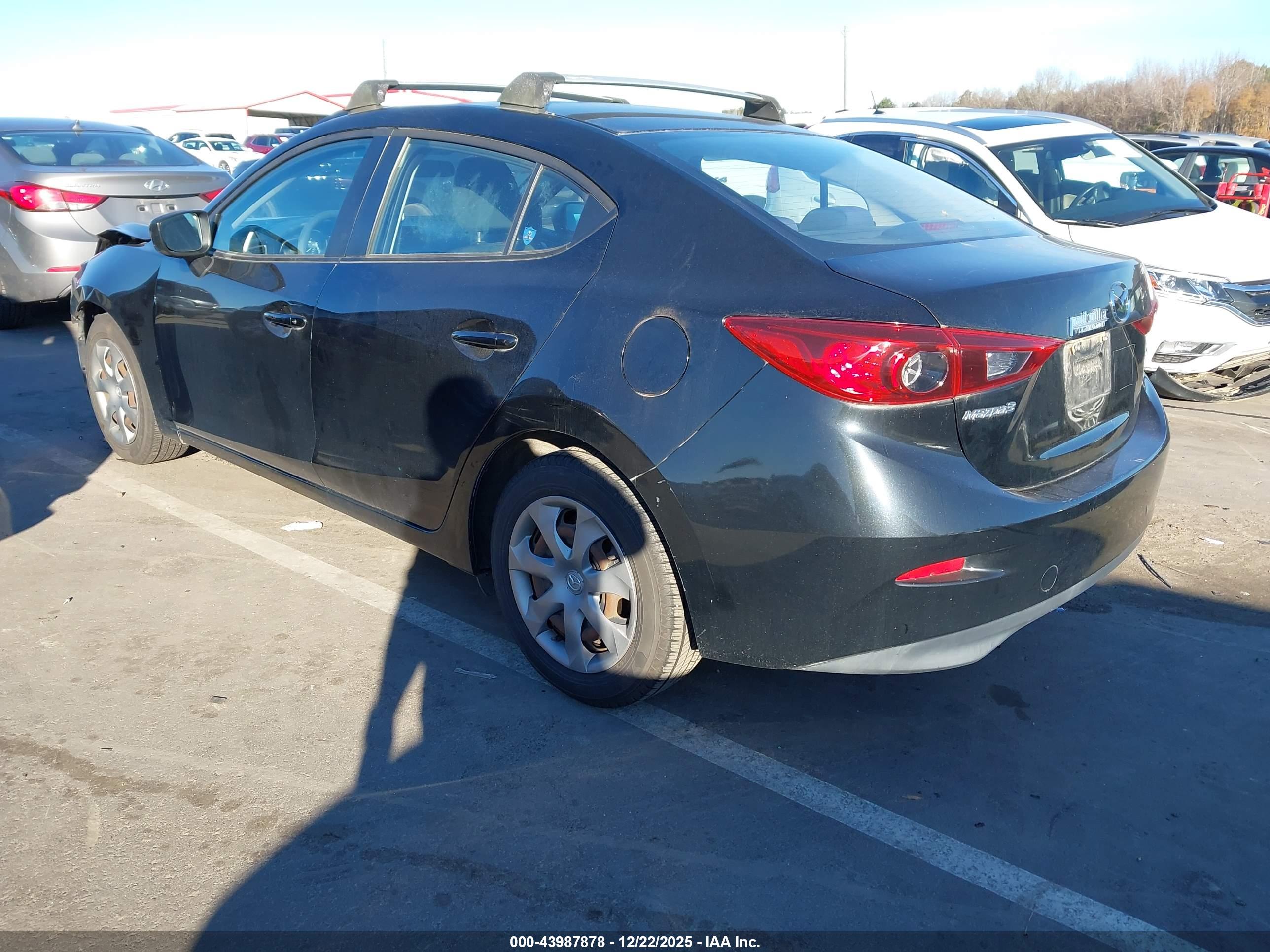 MAZDA MAZDA3 image 3