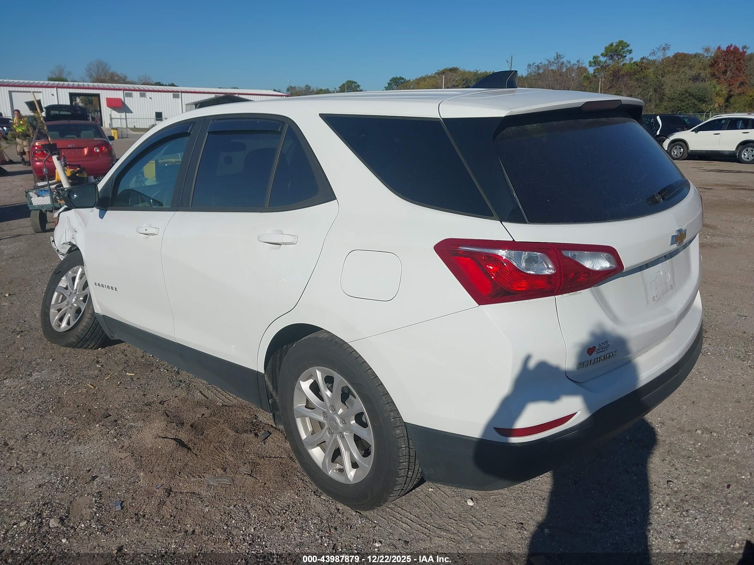 CHEVROLET EQUINOX image 3