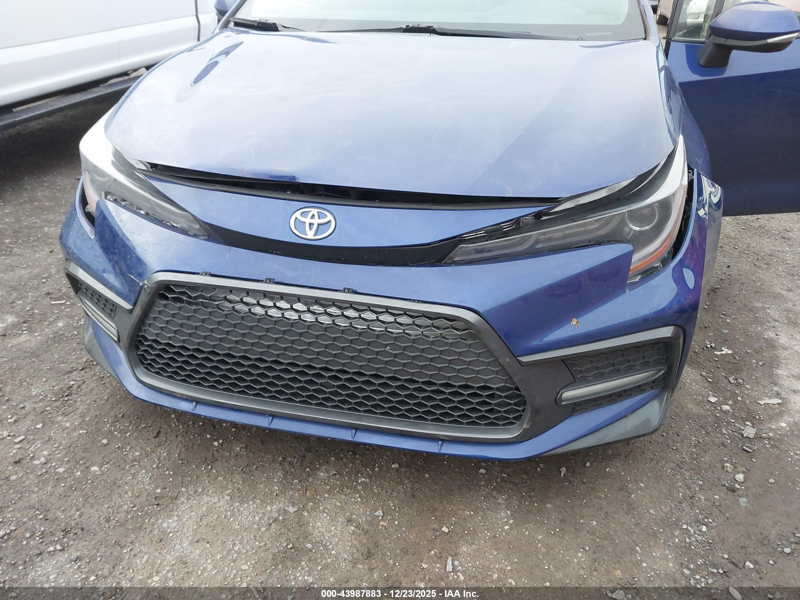 TOYOTA COROLLA image 6