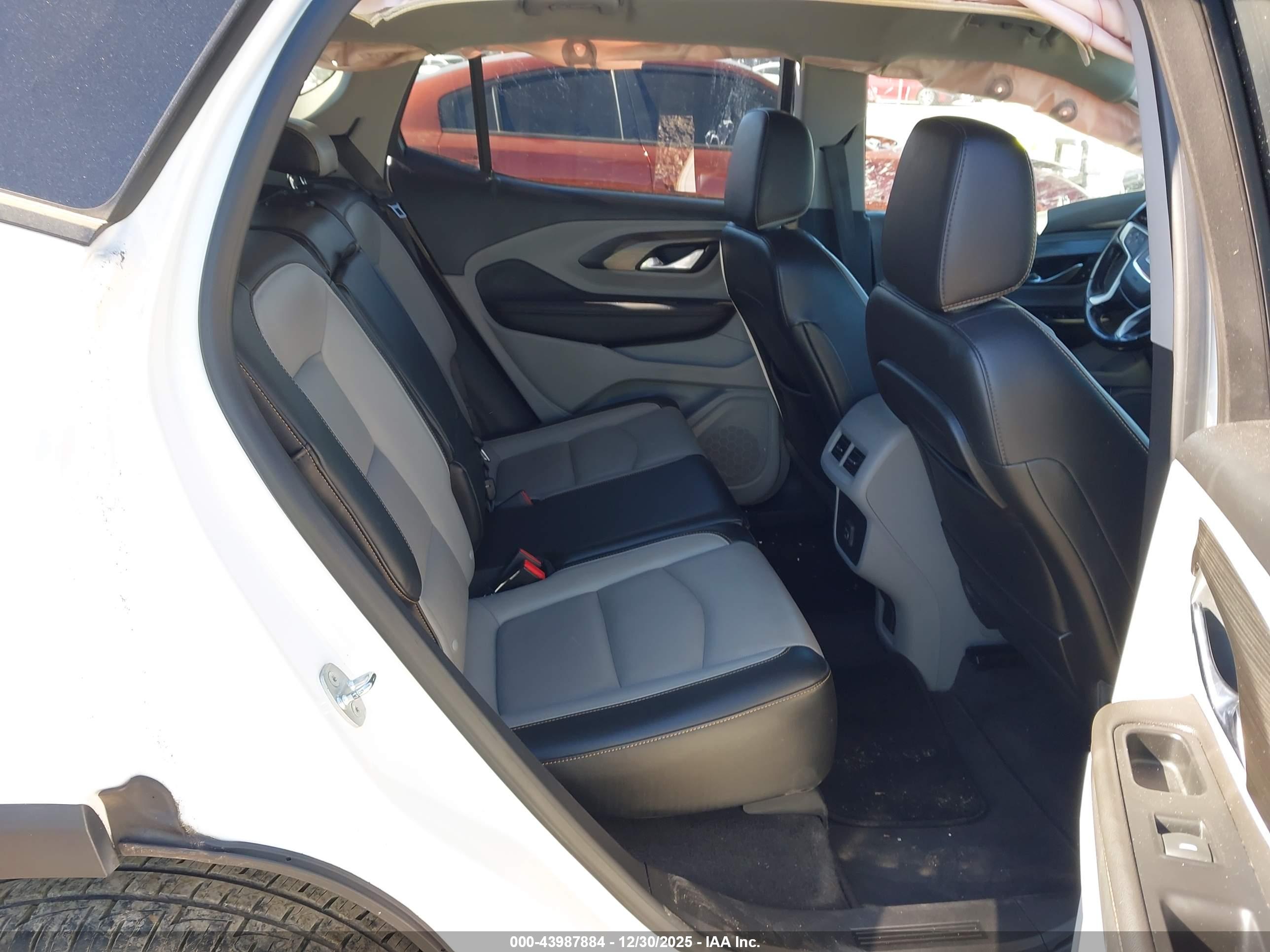 GMC TERRAIN image 8
