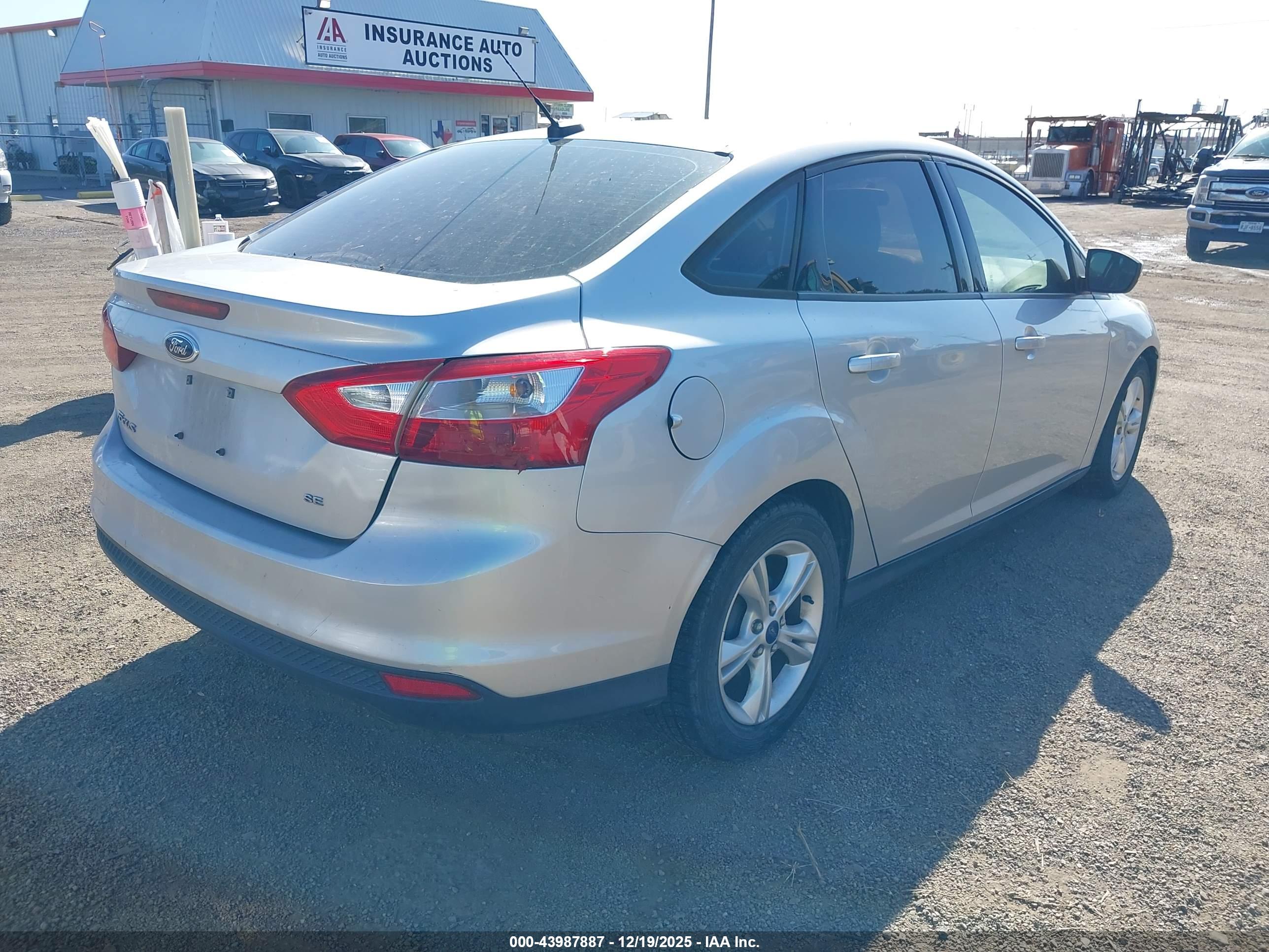 FORD FOCUS image 4