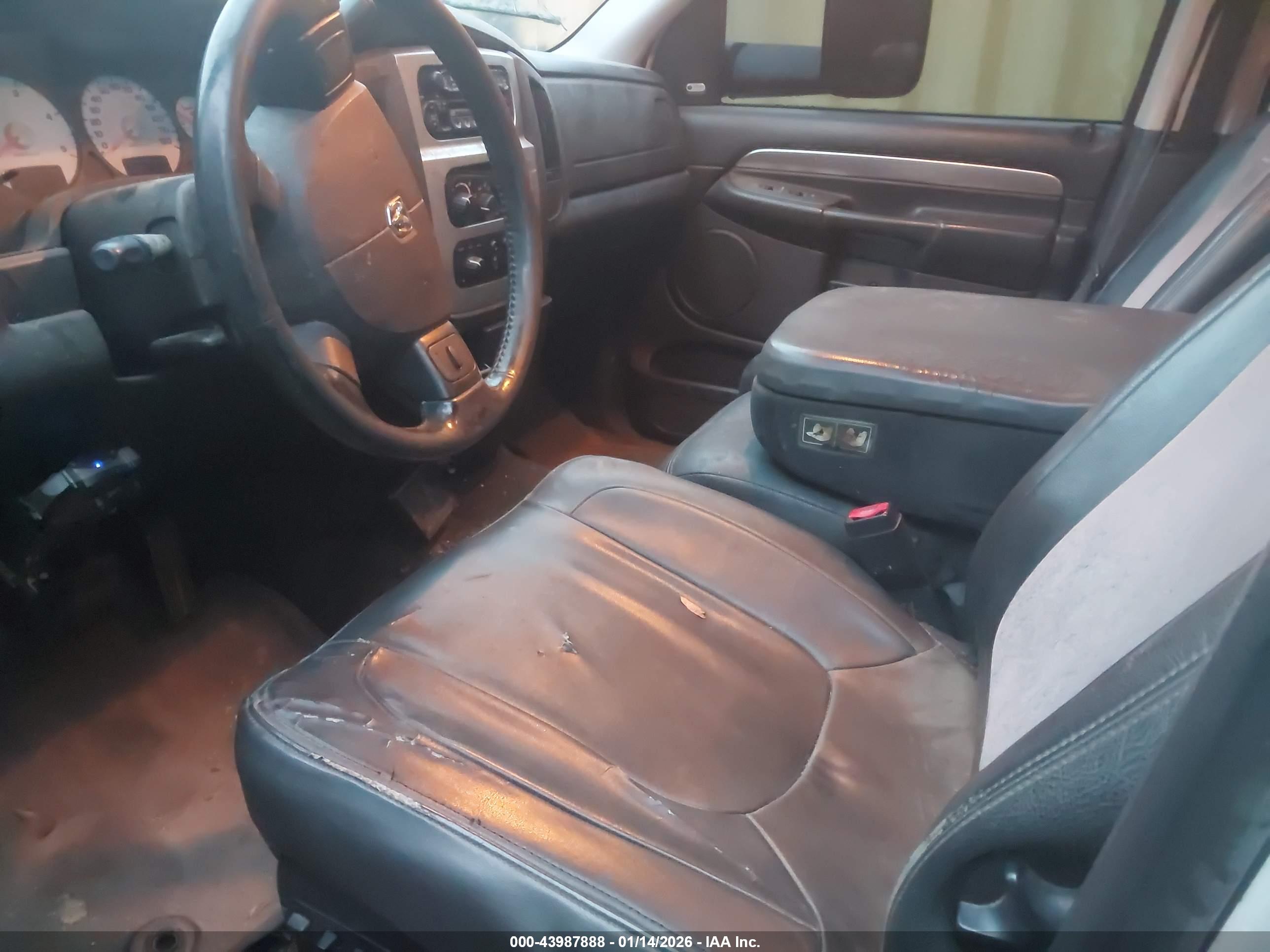 DODGE RAM image 7