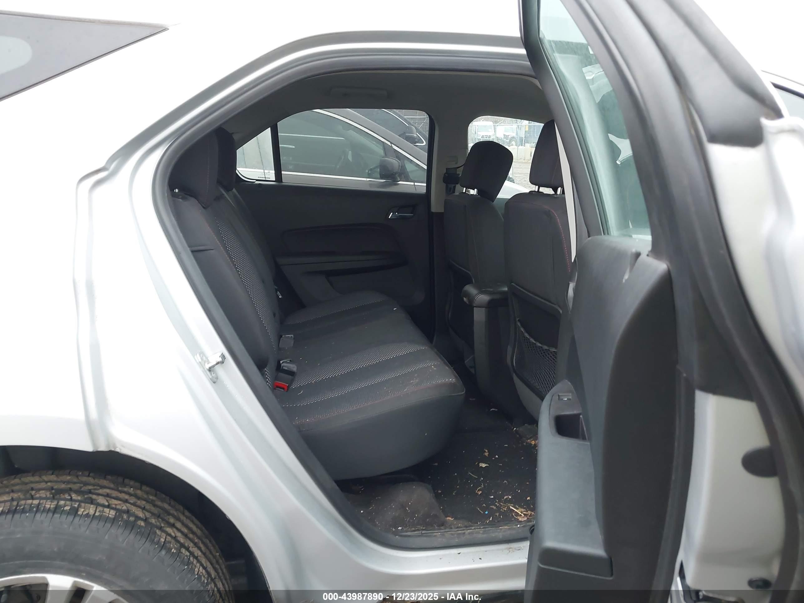 CHEVROLET EQUINOX image 8