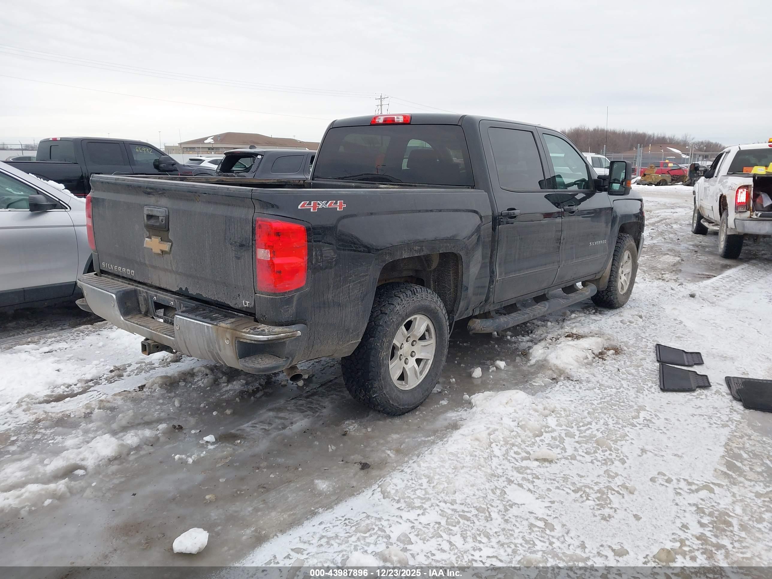 CHEVROLET SILVERADO image 4