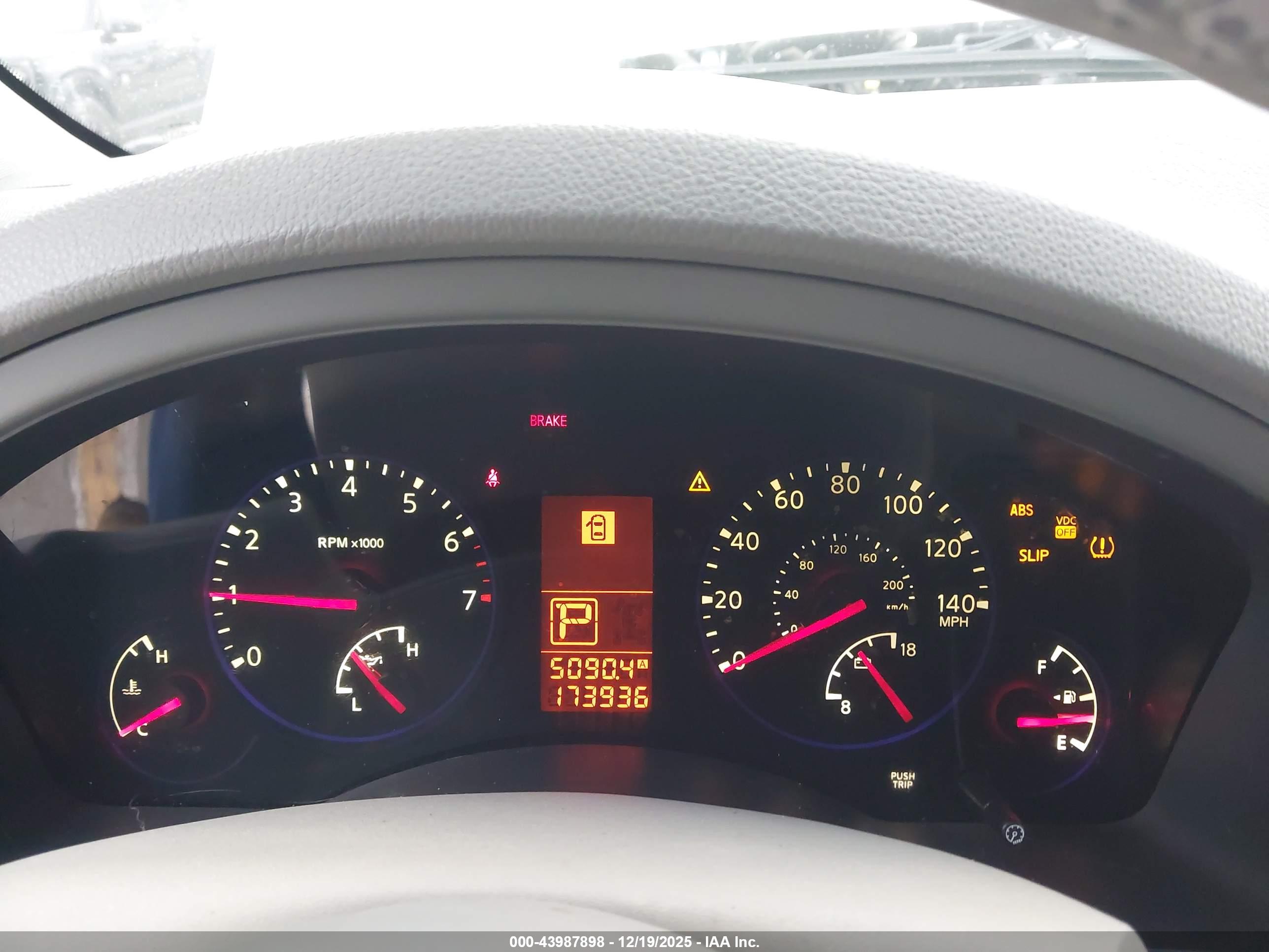INFINITI QX56 image 7